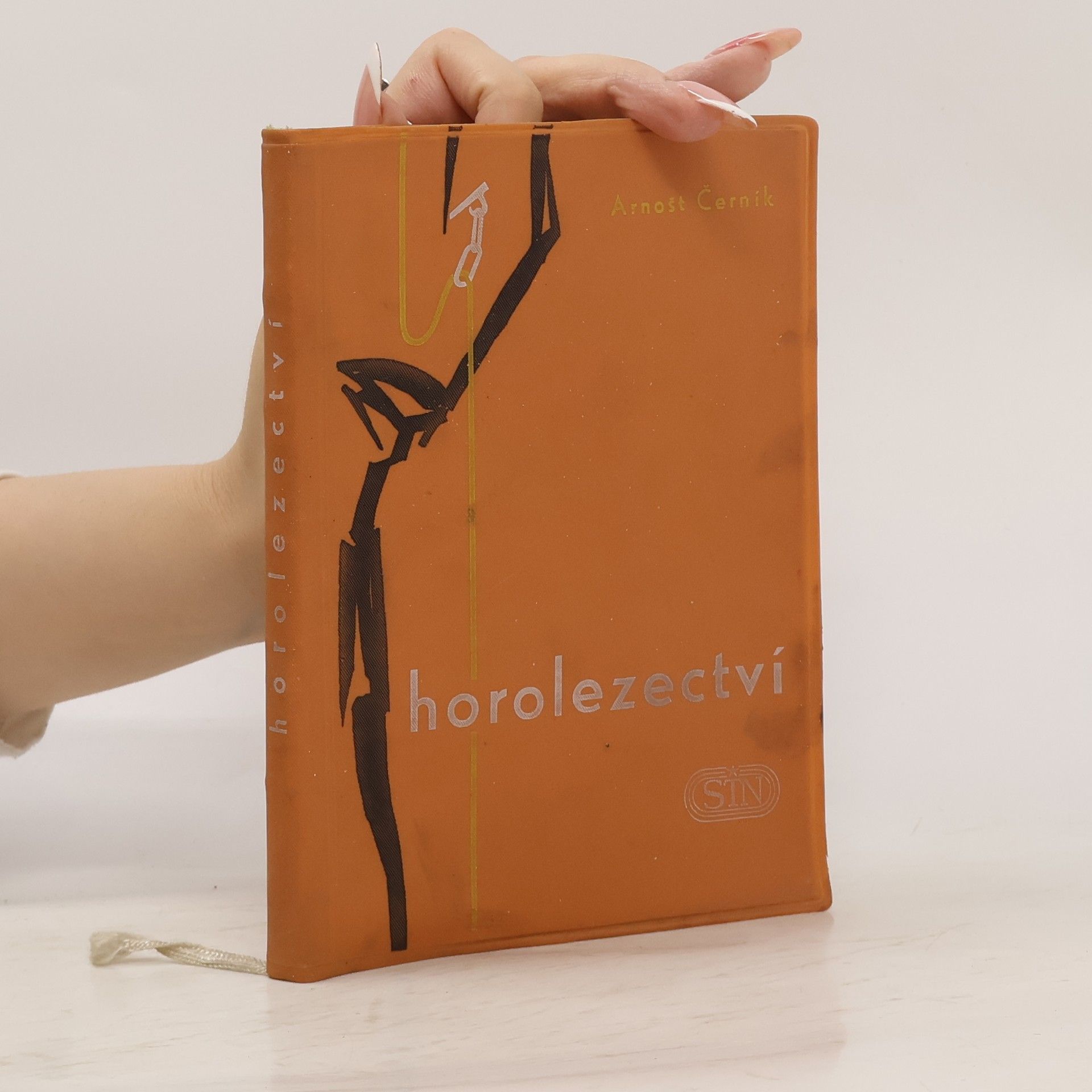 Arnošt Černík Horolezectví. Příručka pro školení vedoucích a cvičitelů