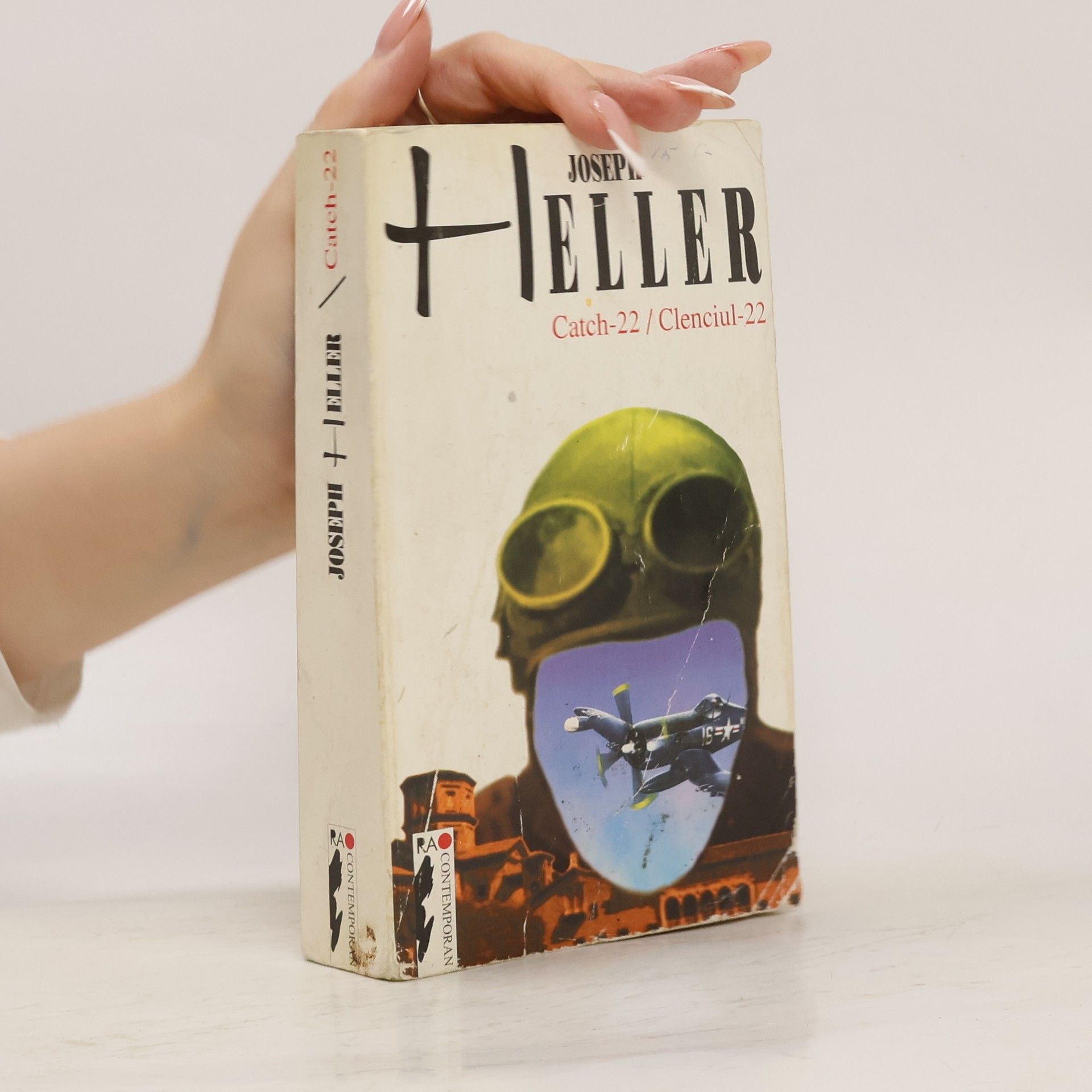 Joseph Heller Catch-22 / Clenciul-22