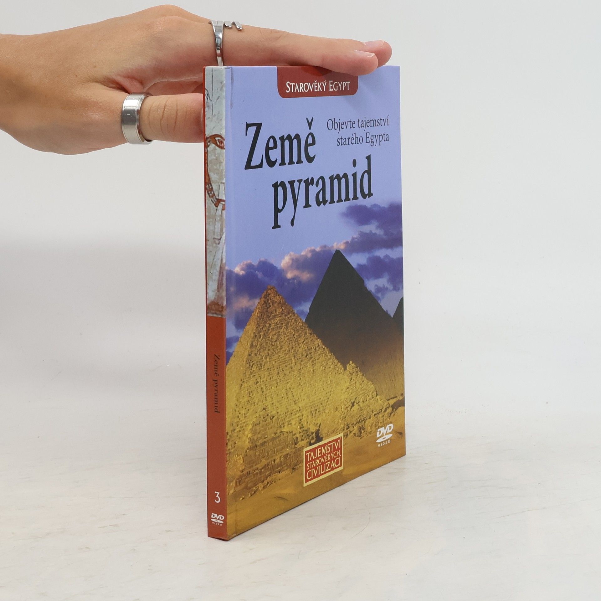 kolektiv Země pyramid 3