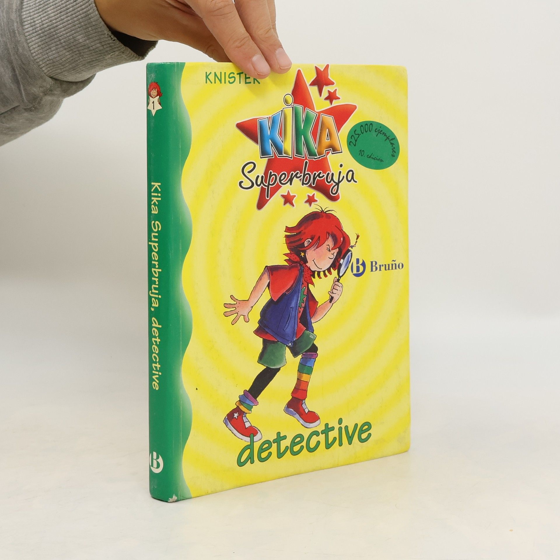 Knister Kika Superbruja, detective