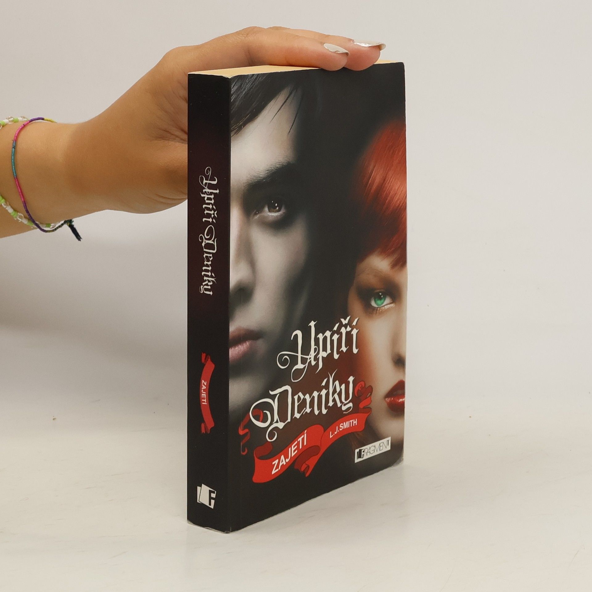 Lisa J. Smith Upíří deníky. Zajetí