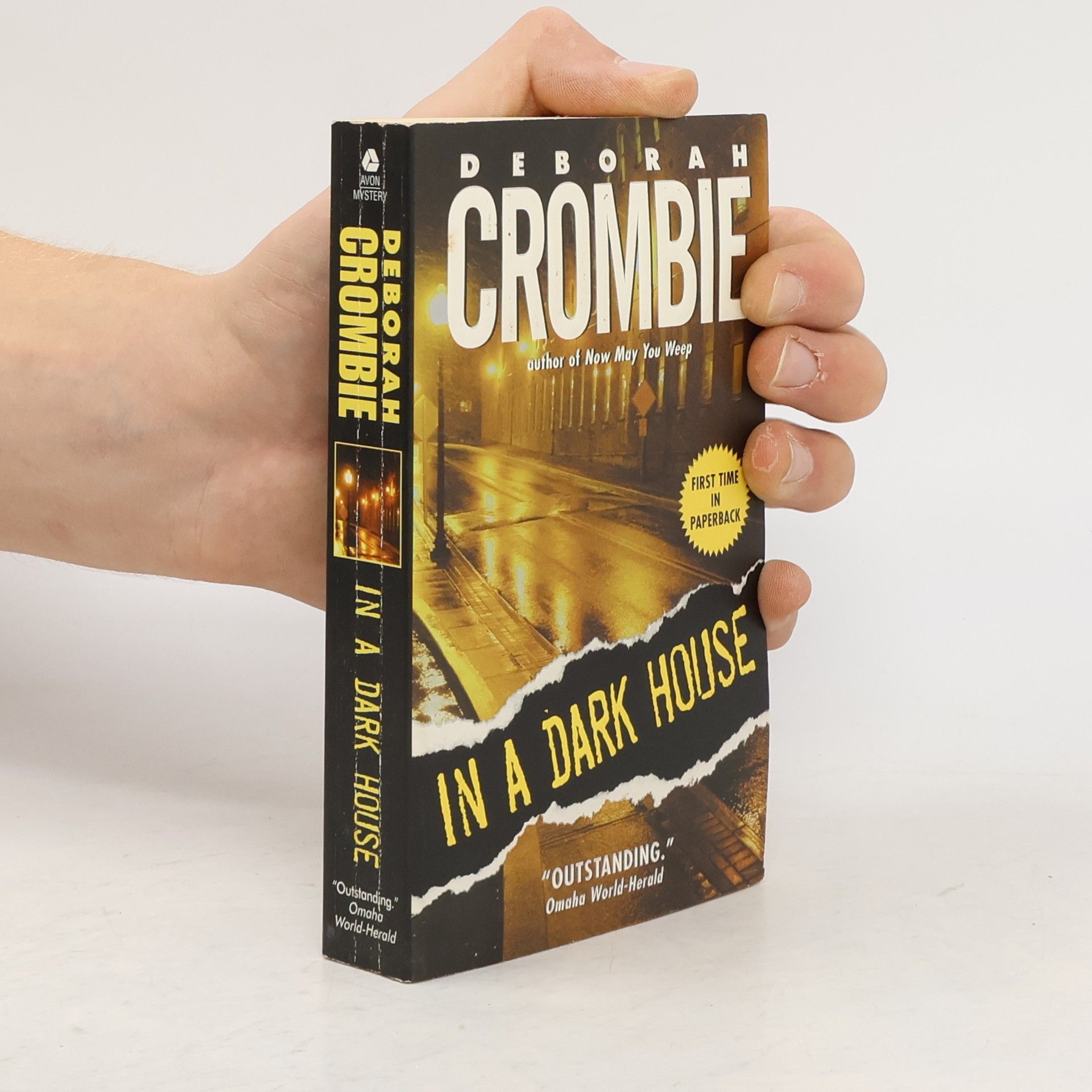Crombie Deborah In a Dark House