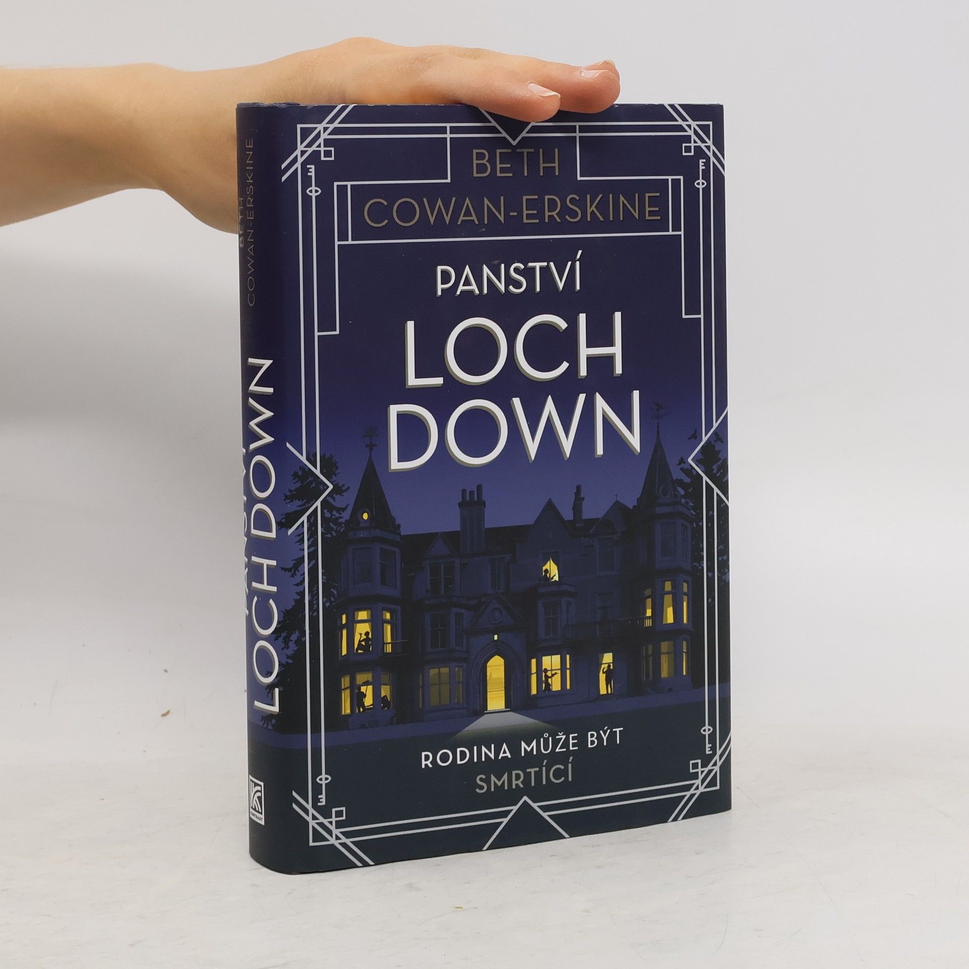 Beth CowanErskine Panství Loch Down