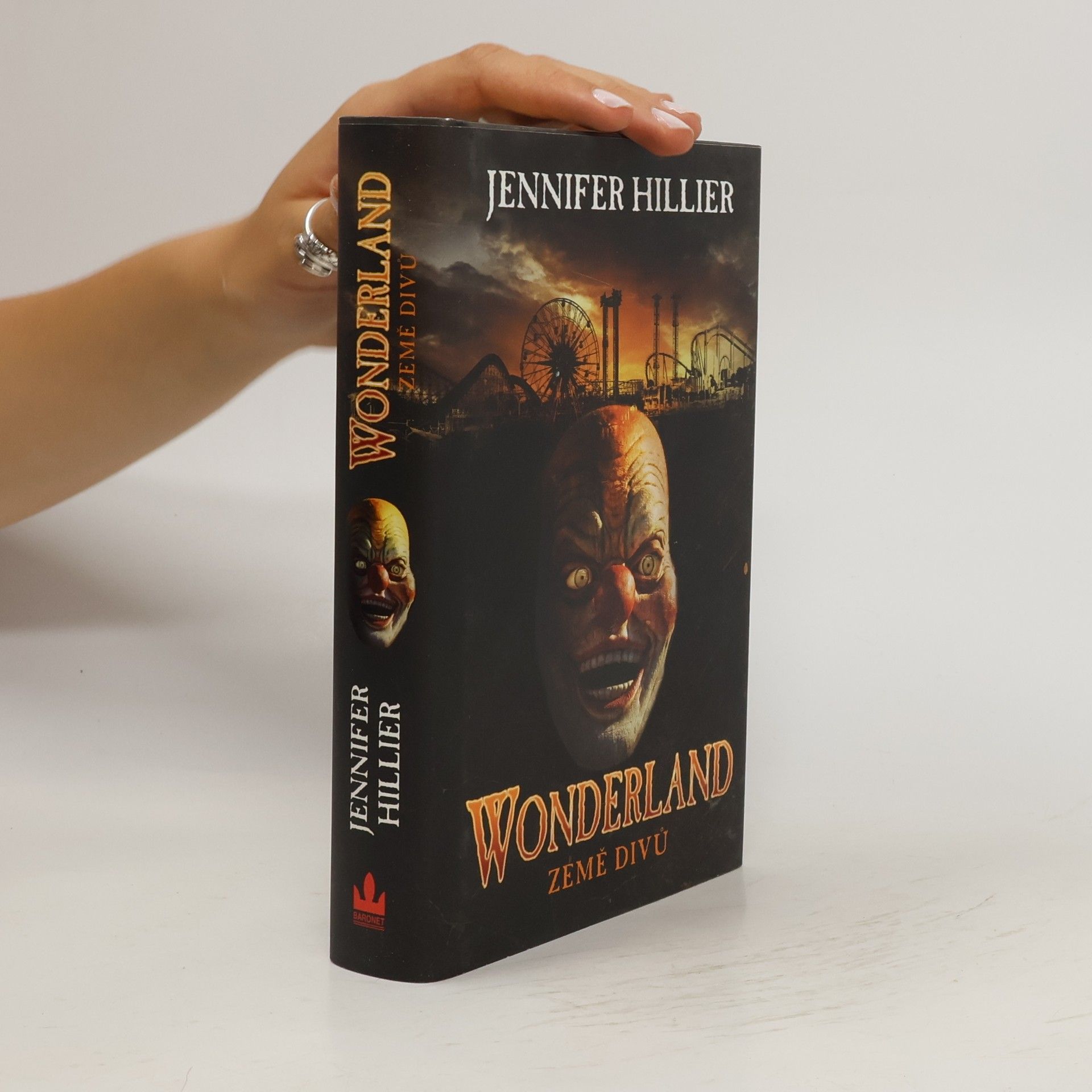 Jennifer Hillier Wonderland. Země divů