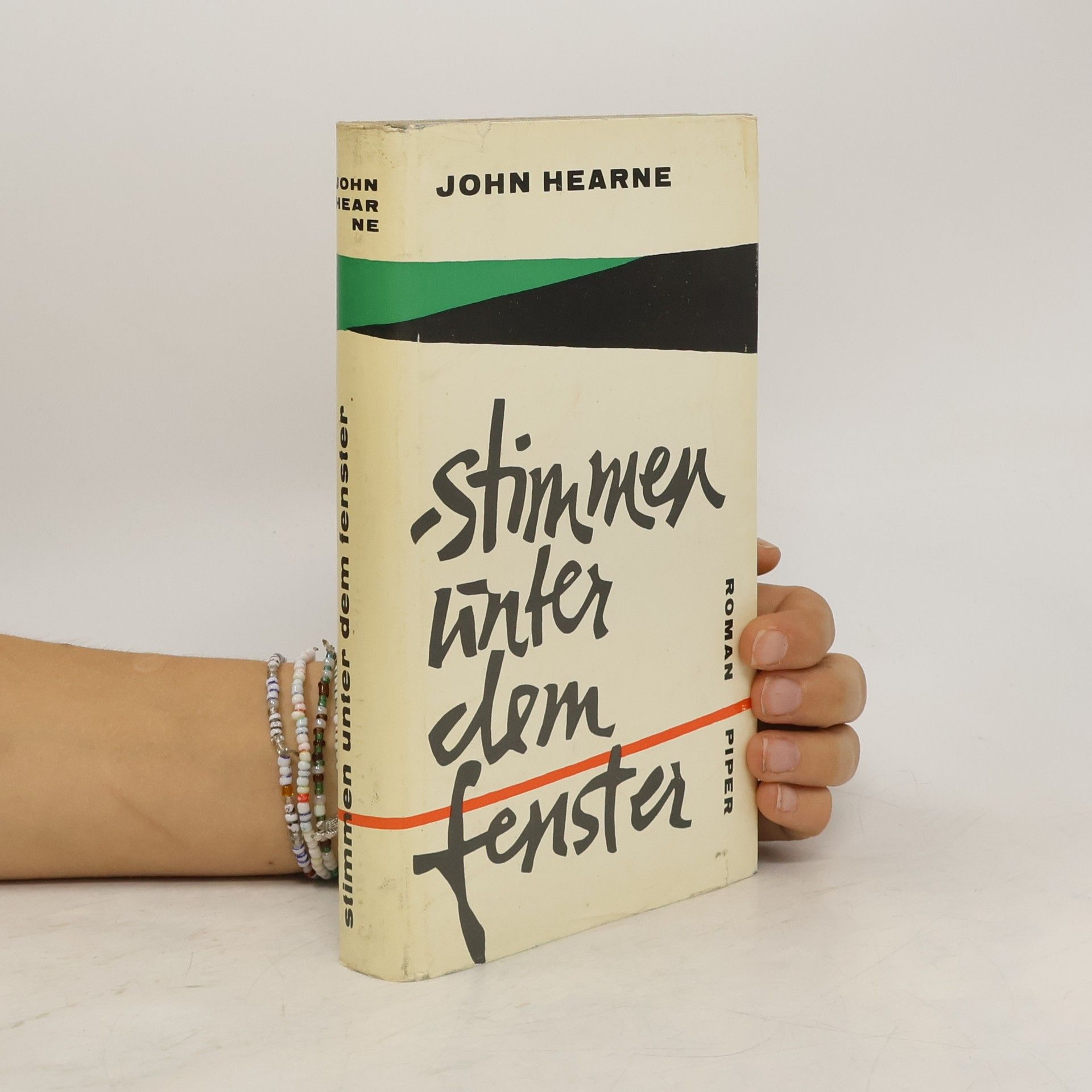 John Hearne Stimmen unter dem Fenster