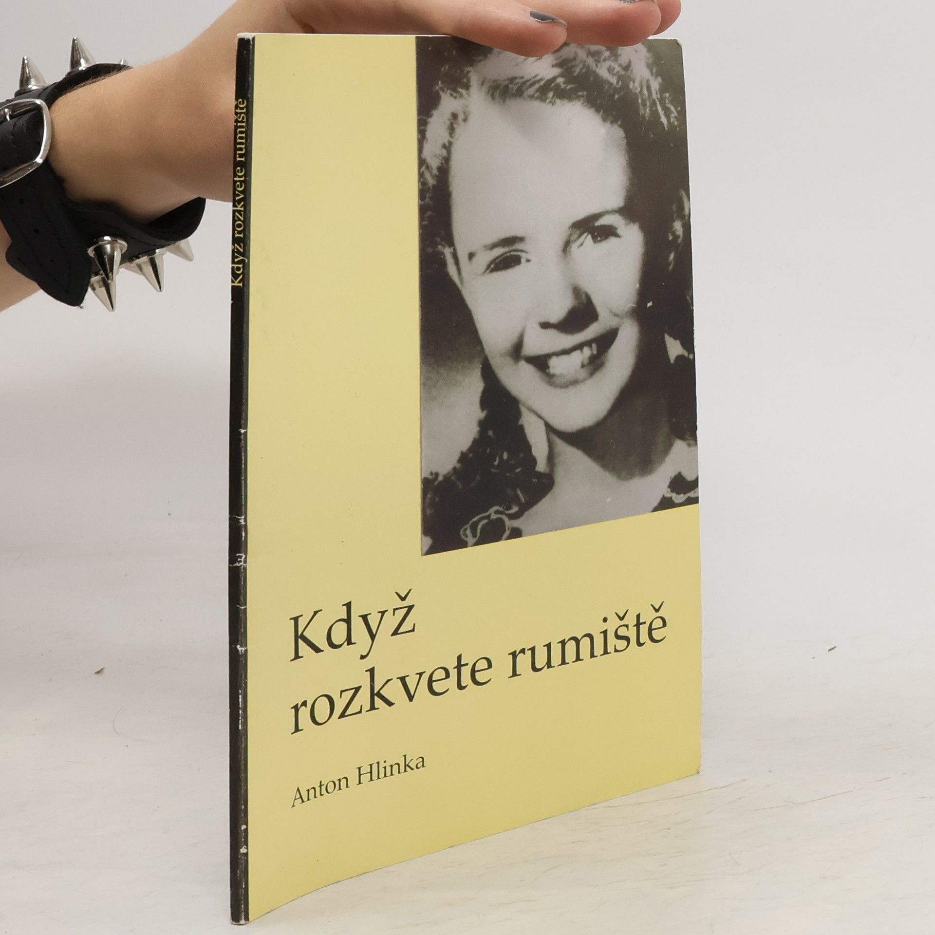 Anton Hlinka Když rozkvete rumiště : životopisná črta Nancy Hamiltonové