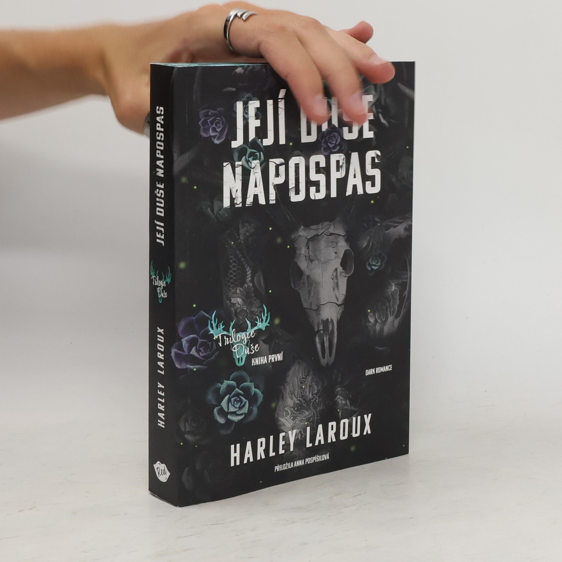 Harley Laroux Její duše napospas