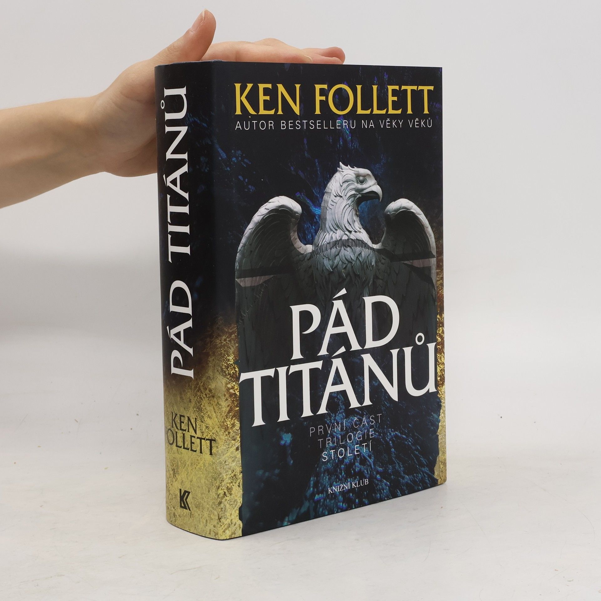 Ken Follett Pád titánů