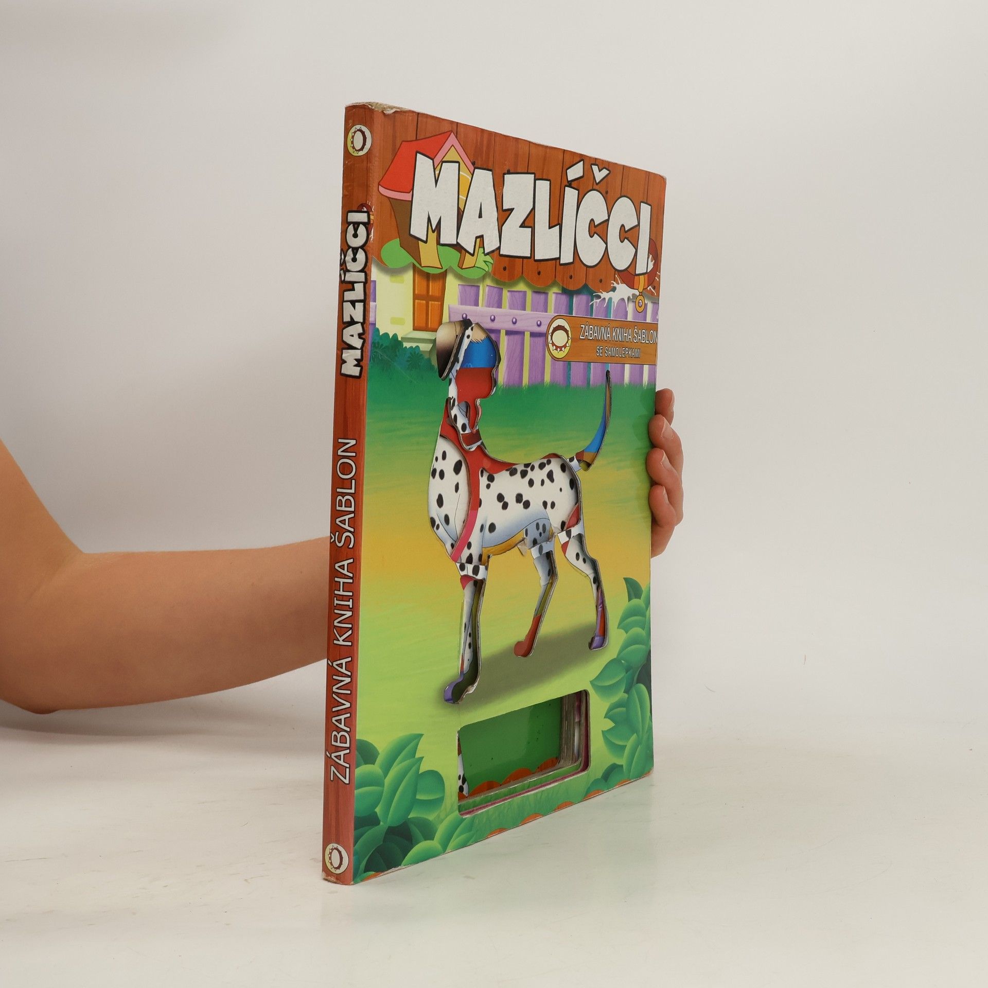 Autores varios Mazlíčci - Zábavná kniha šablon se samolepkami
