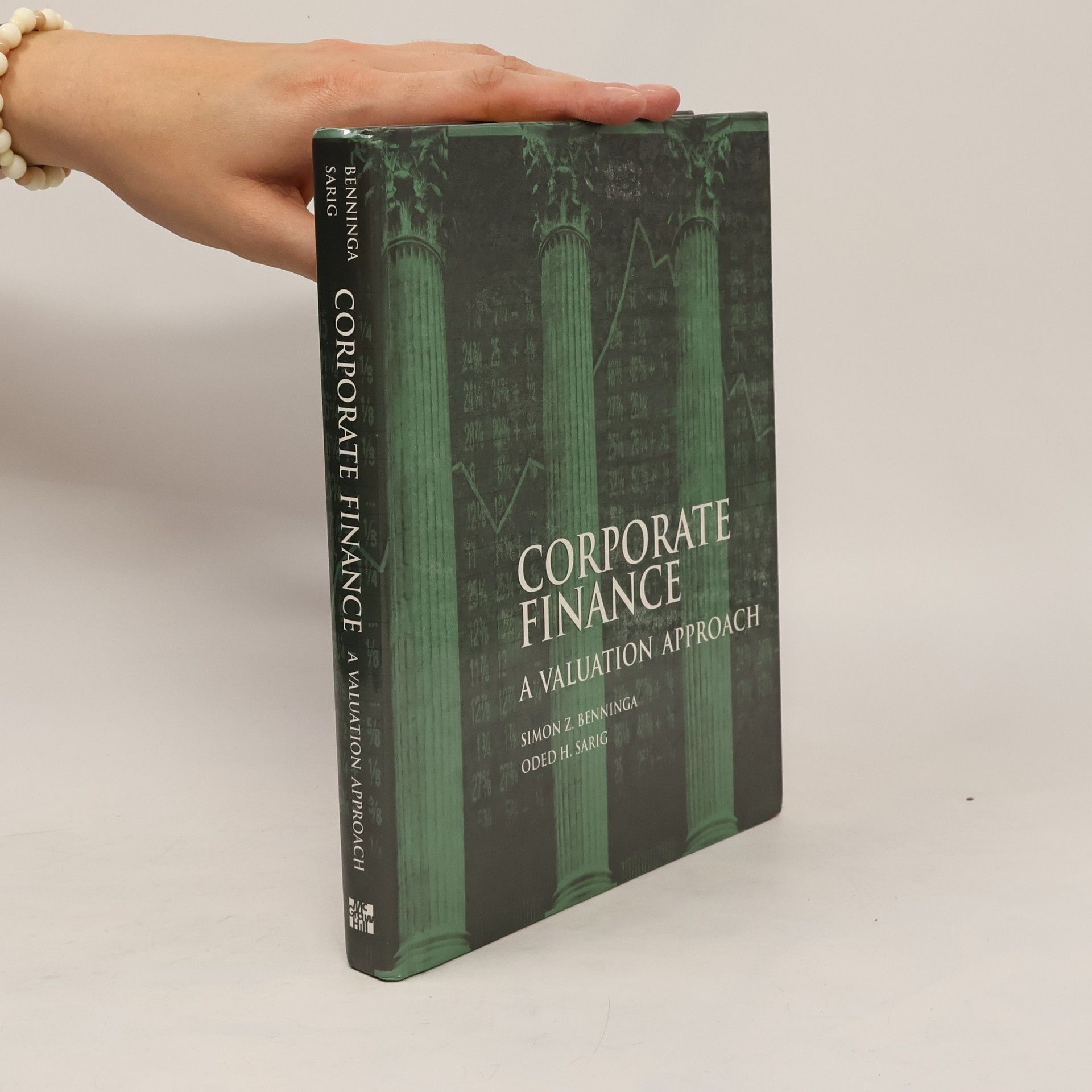 Šimon Benninga Corporate Finance: A Valuation Approach