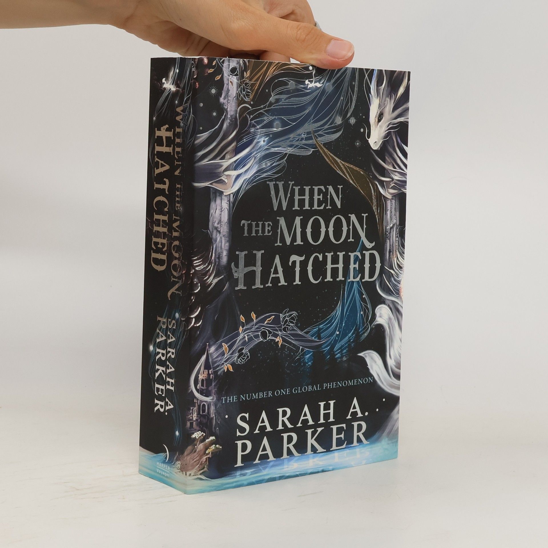 Sarah Parker When the Moon Hatched (The Moonfall Series, Book 1)