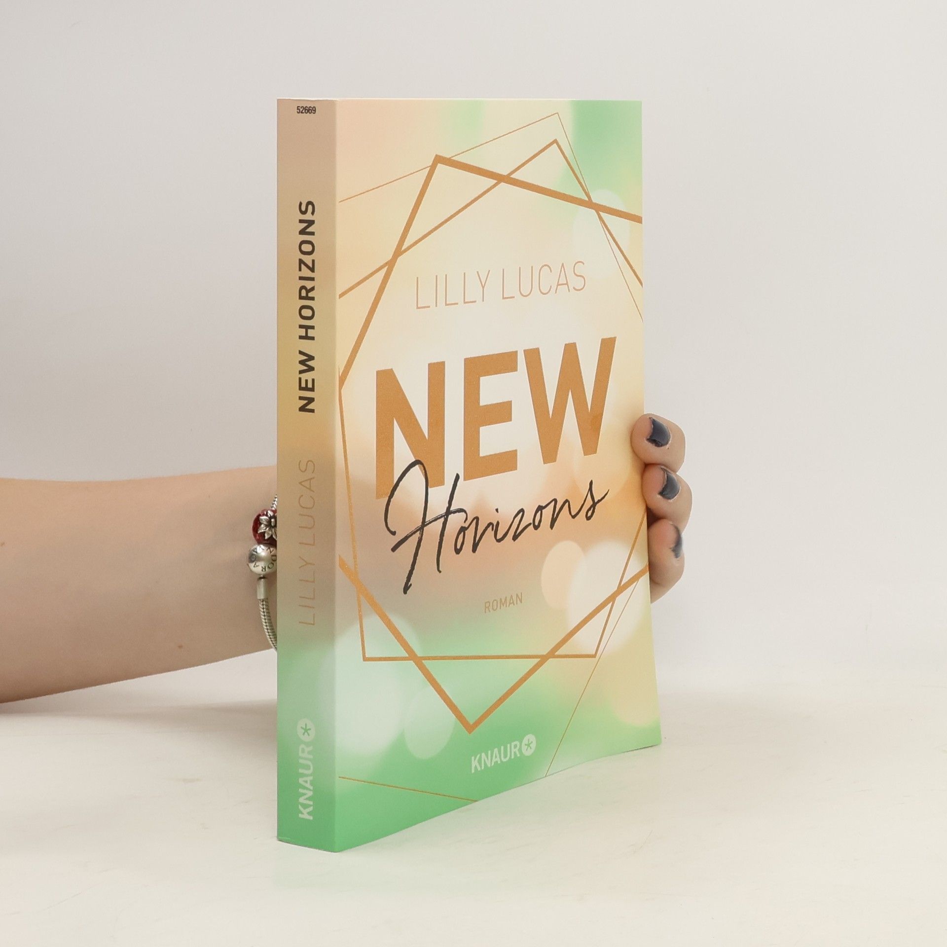 Lilly Lucas New Horizons