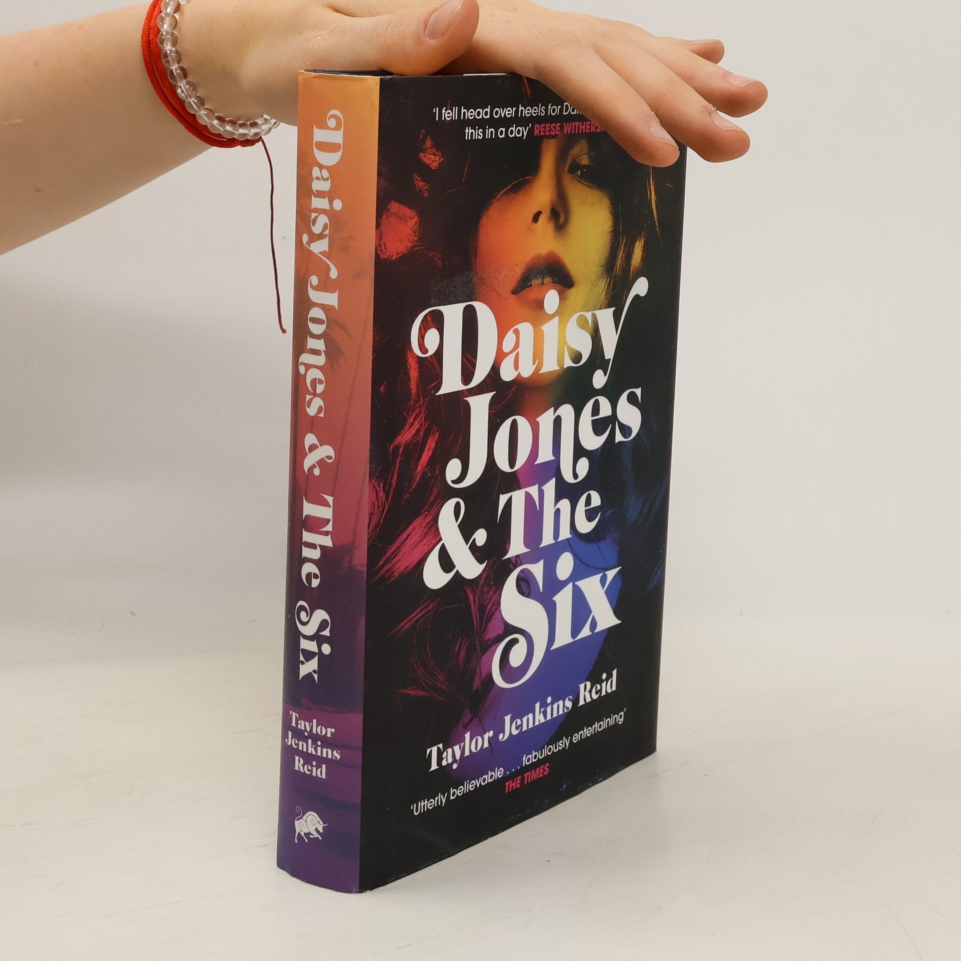 Taylor Jenkins Reid Daisy Jones & the Six