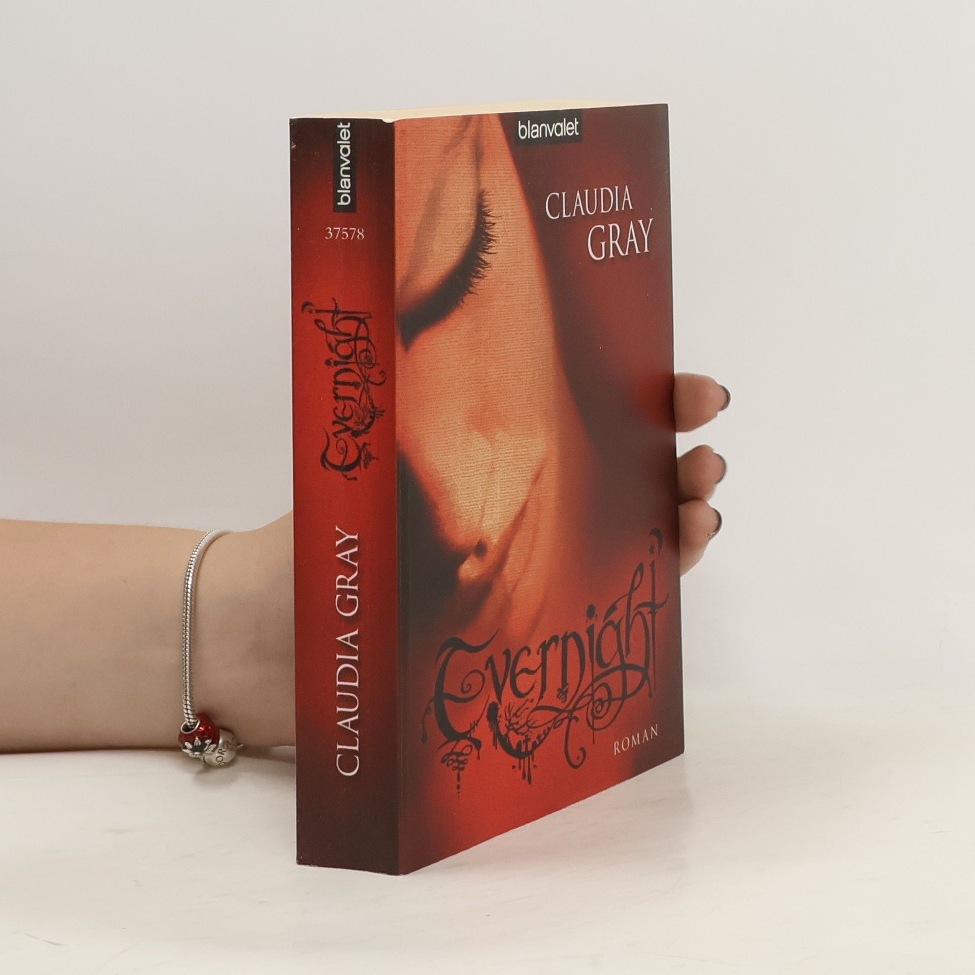 Claudia Gray Evernight 1