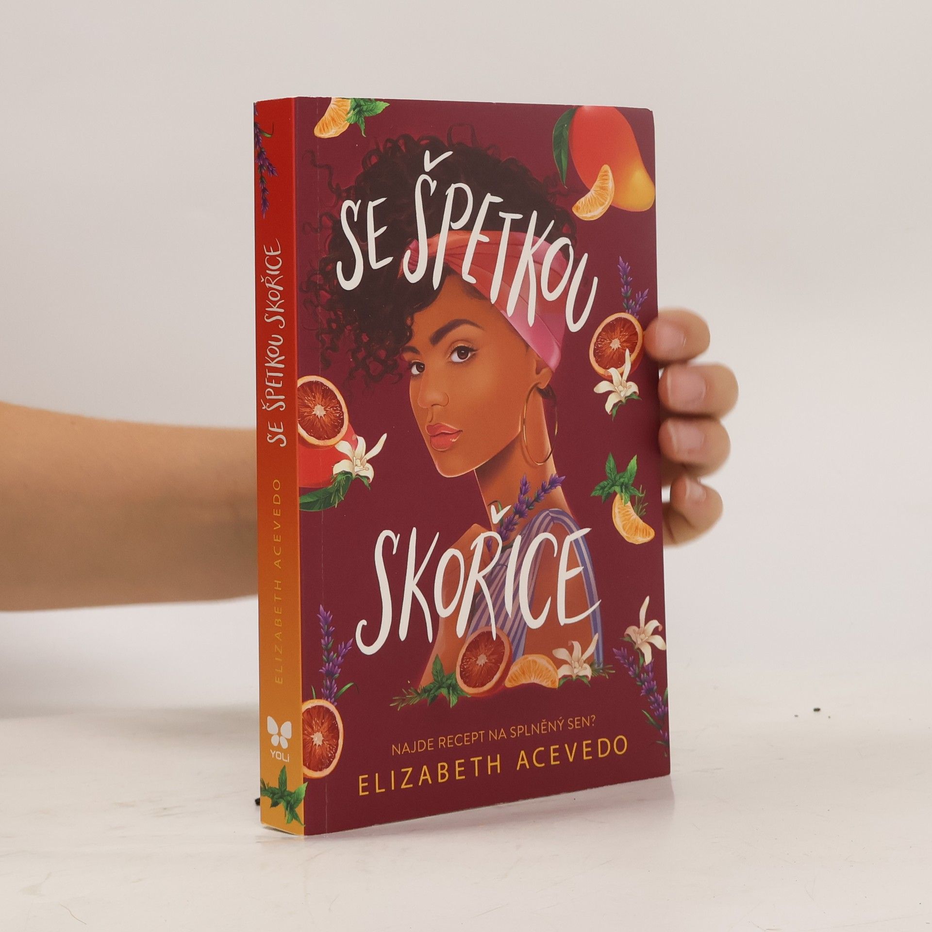 Elizabeth Acevedo Se špetkou skořice