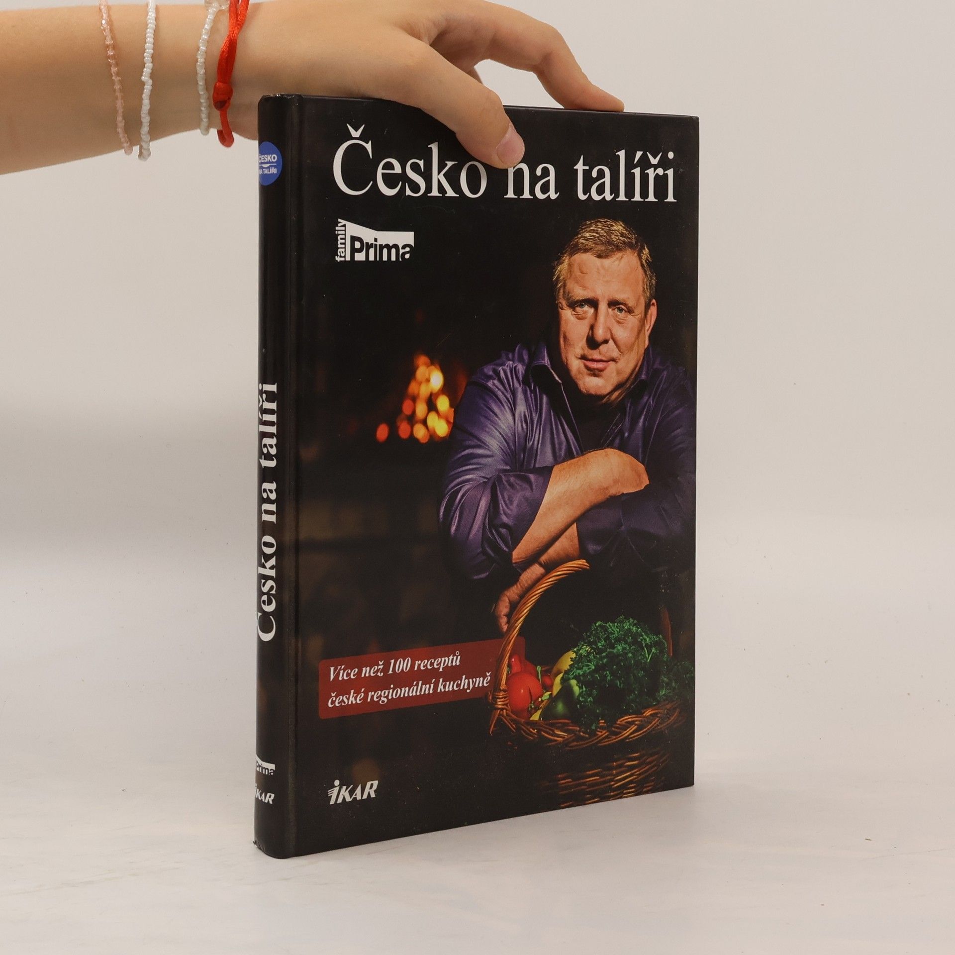Marie Formáčková Česko na talíři: Více než 100 receptů české regionální kuchyně a několik mezinárodních specialit VIP hostů