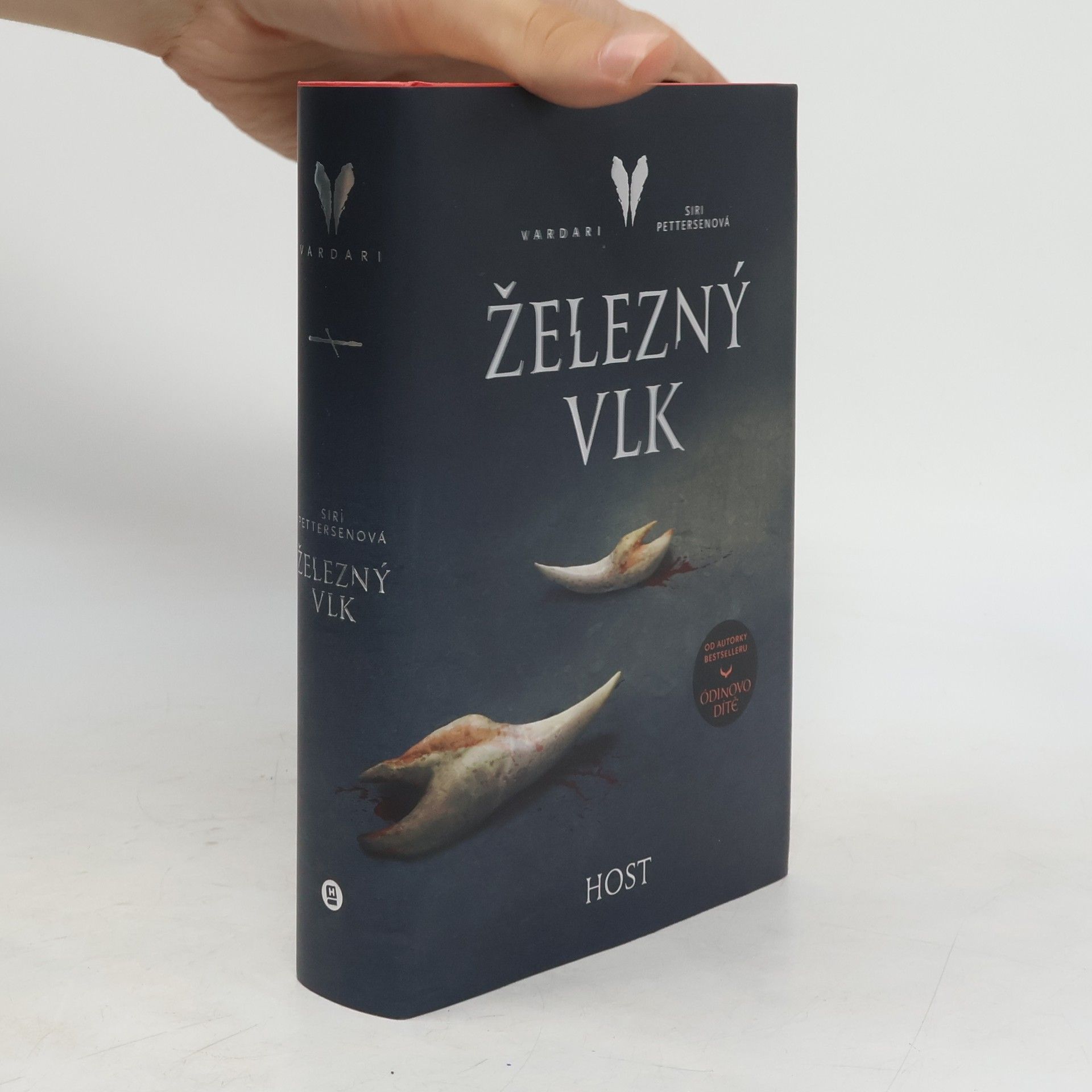 Siri Pettersen Vardari. Železný vlk