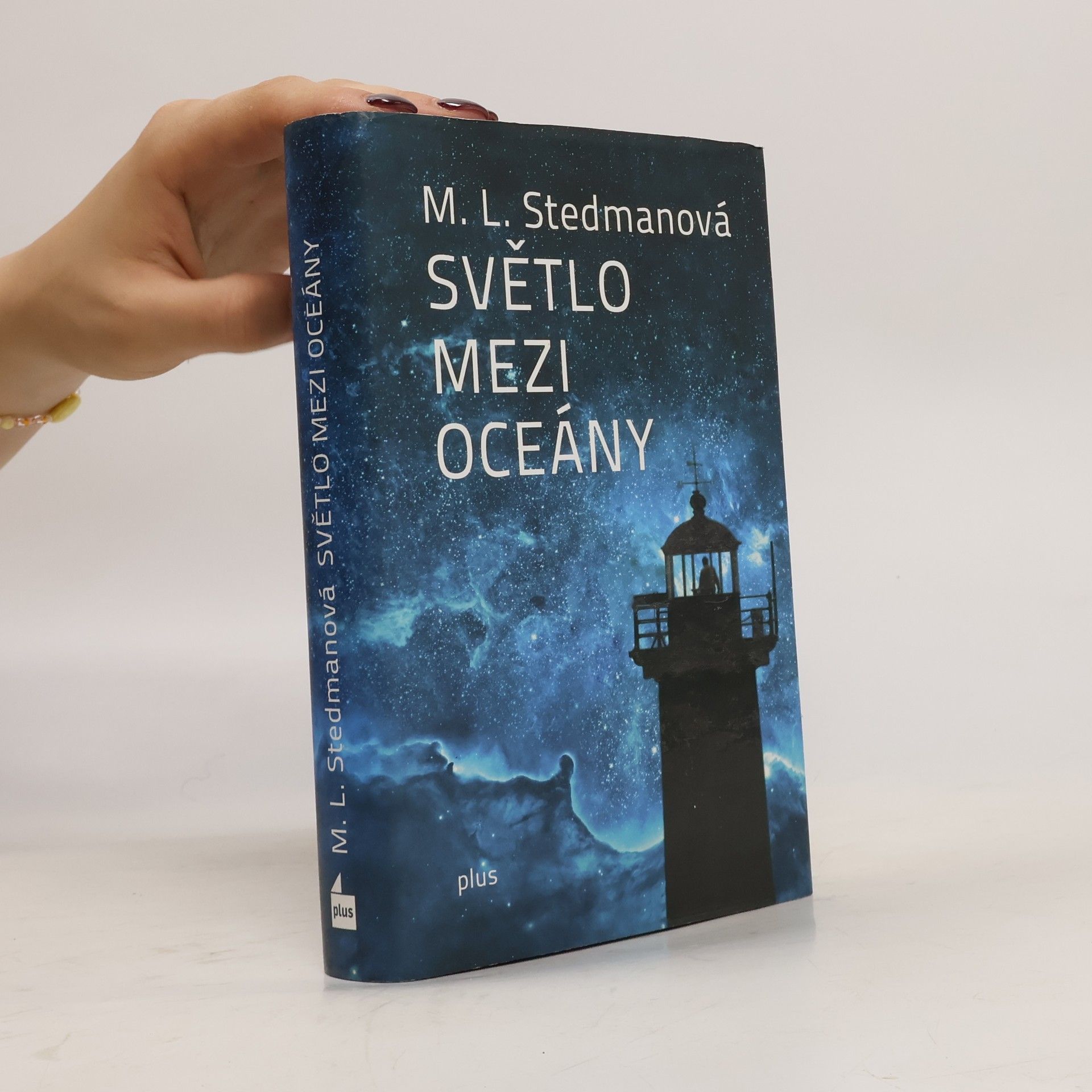 M. L. Stedman Světlo mezi oceány