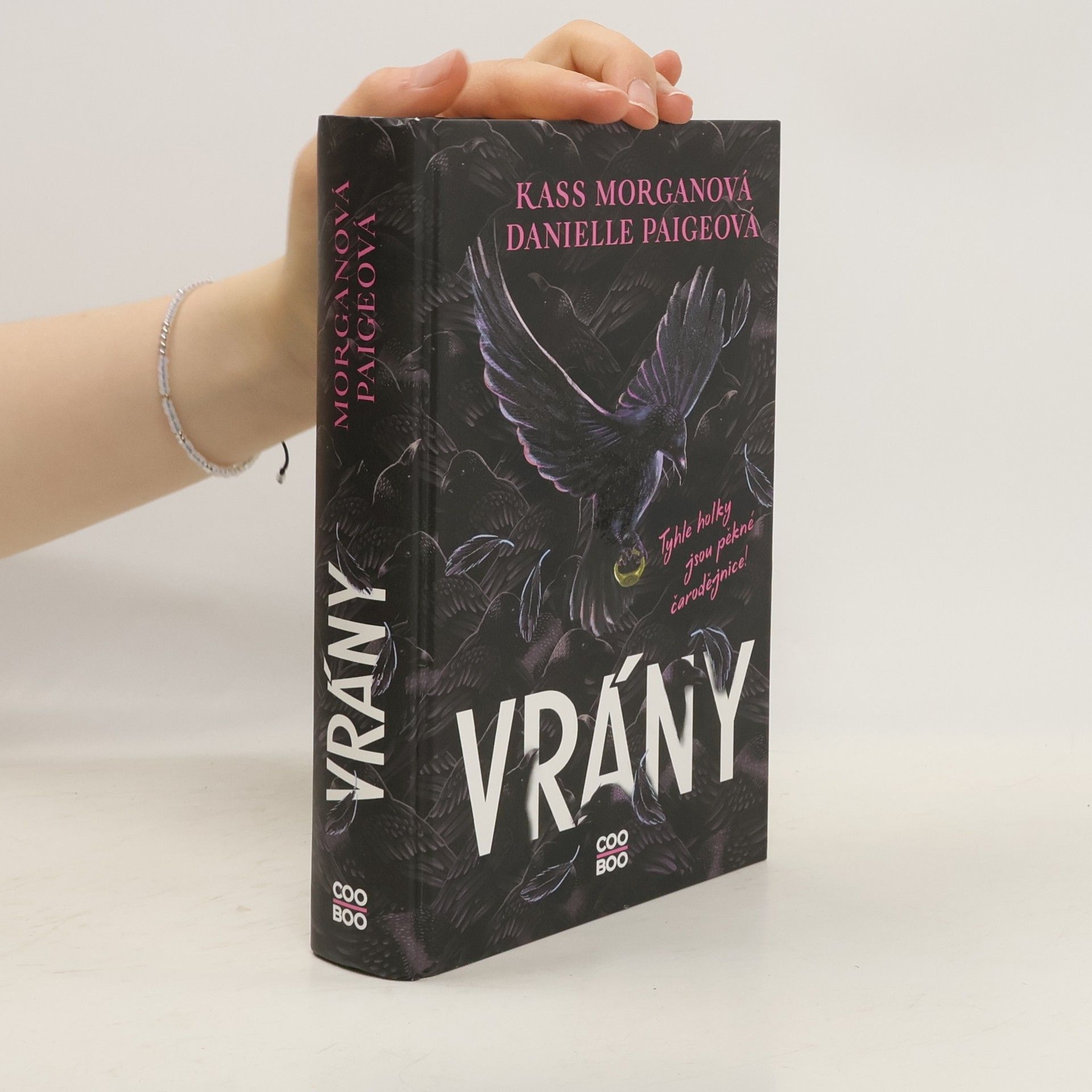 Kass Morgan Vrány