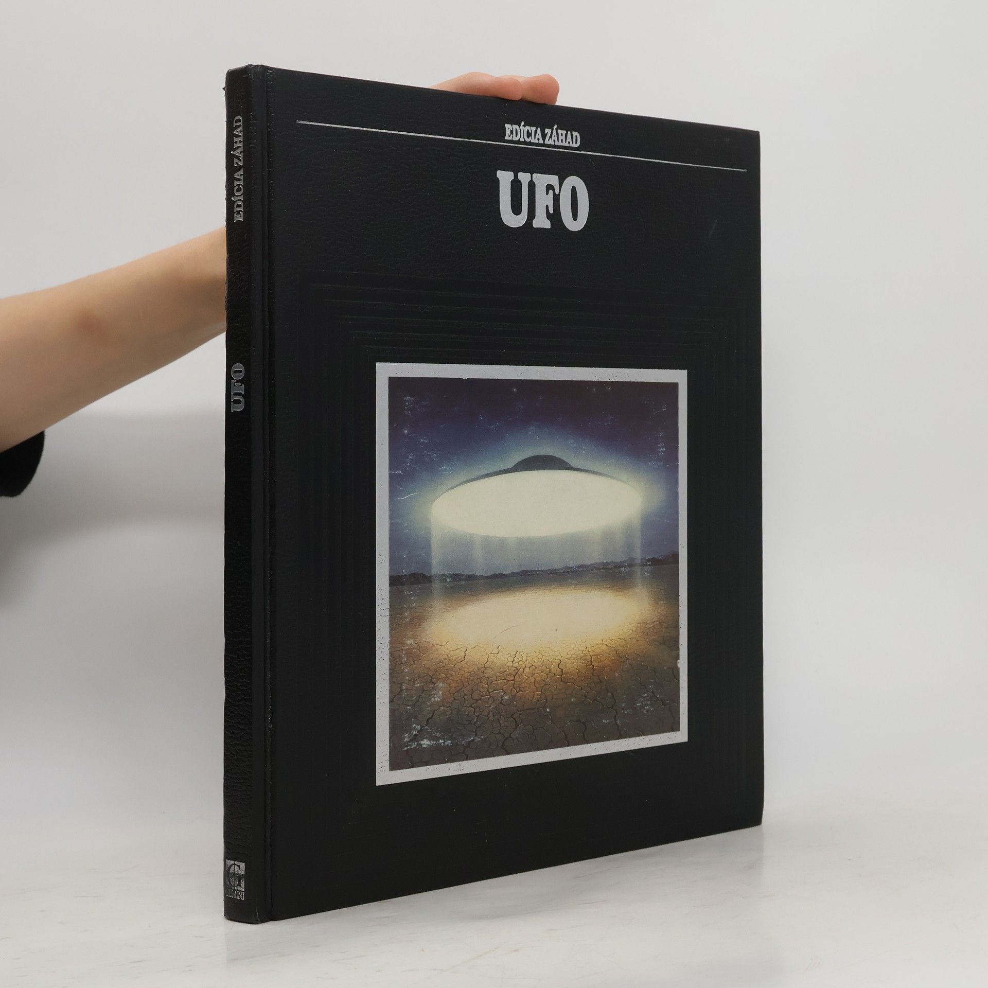 Collectif d'auteurs Edícia Záhad: UFO