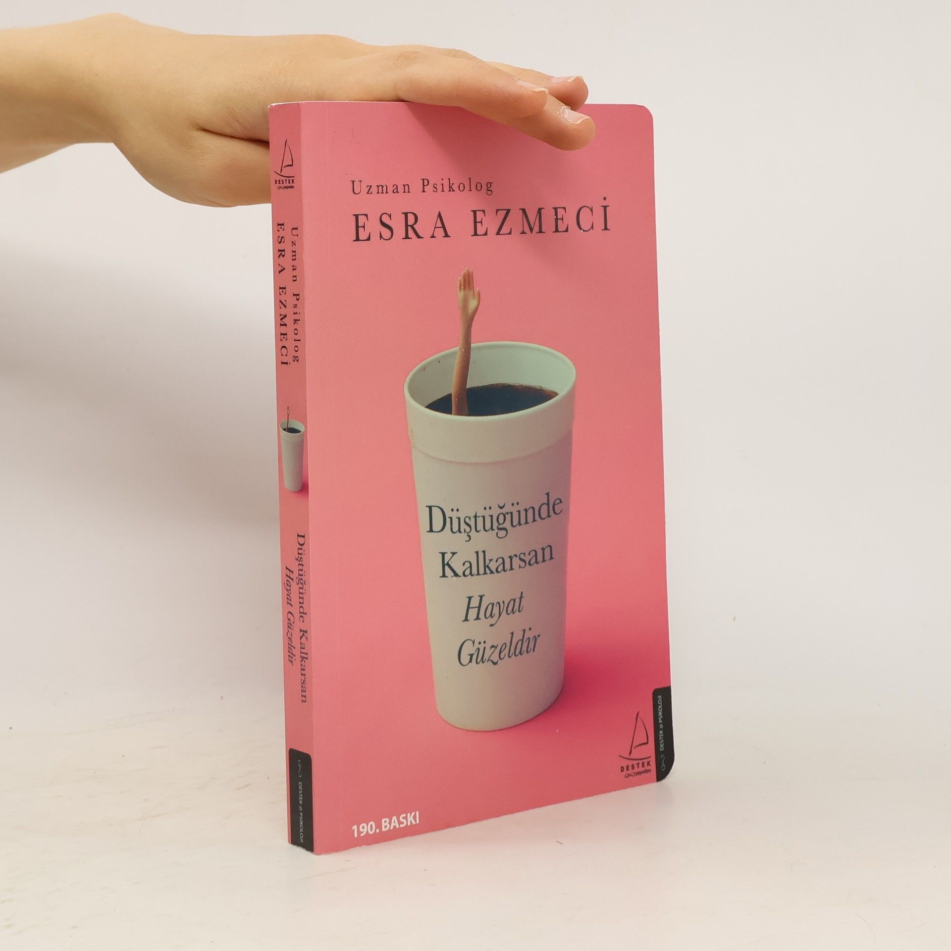Esra Ezmeci Düştüğünde Kalkarsan Hayat Güzeldir