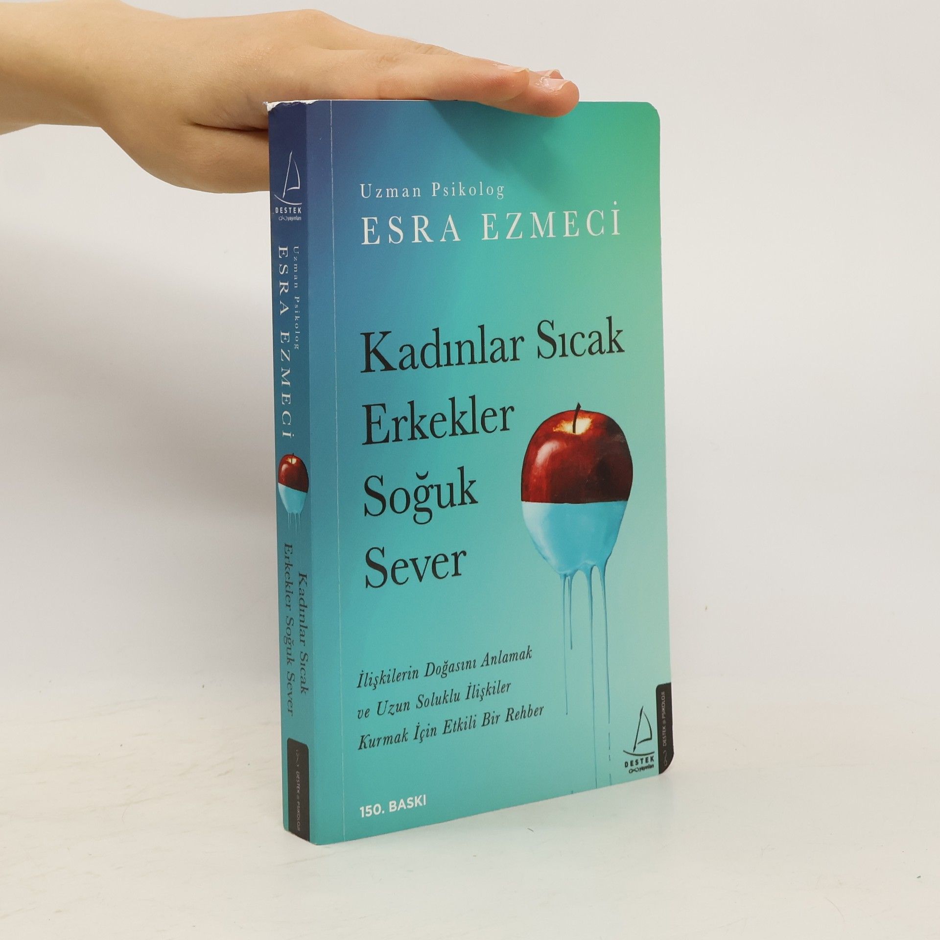 Esra Ezmeci  Kadınlar Sıcak Erkekler Soğuk Sever