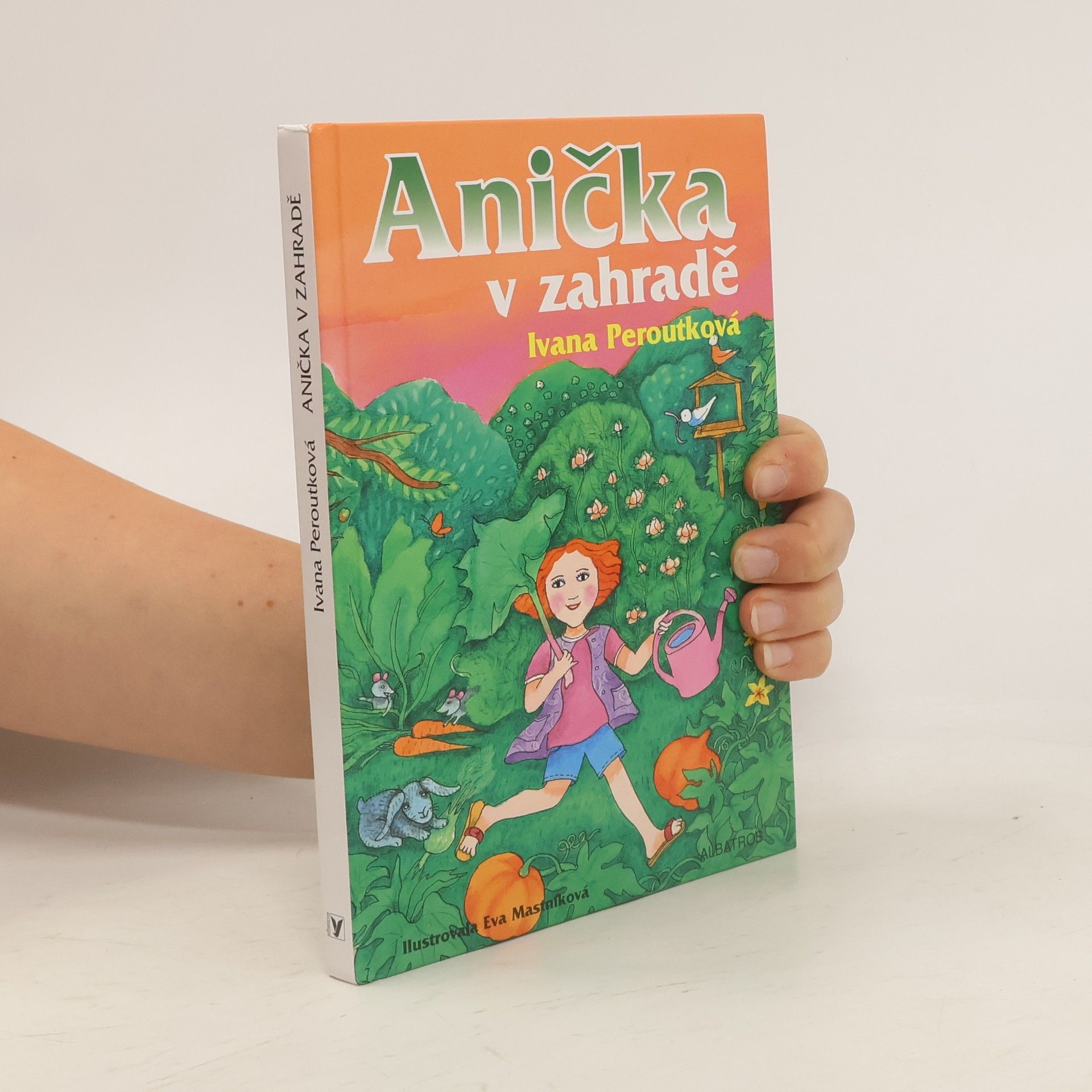 Anička v zahradě