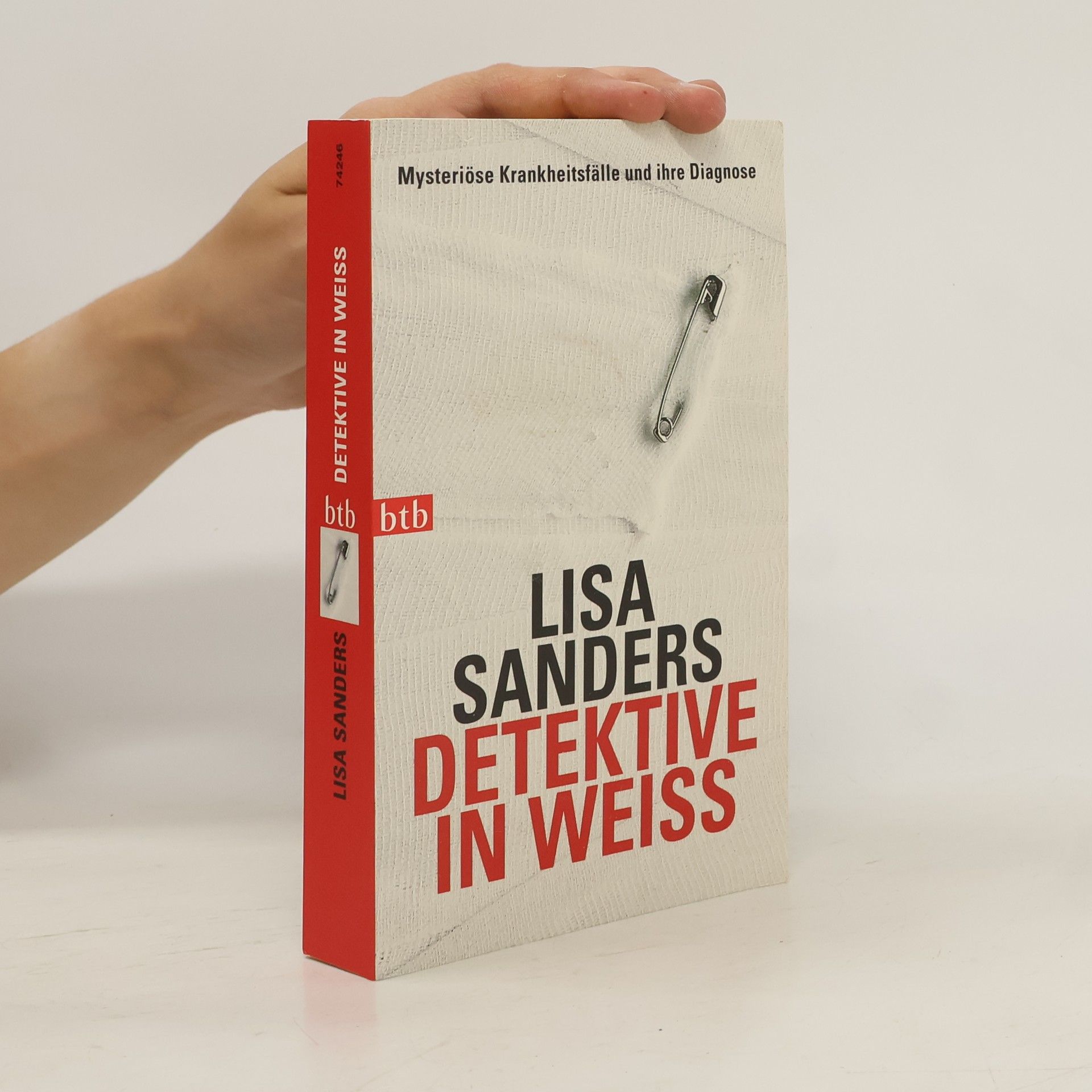 Lisa Sanders Detektive in Weiß