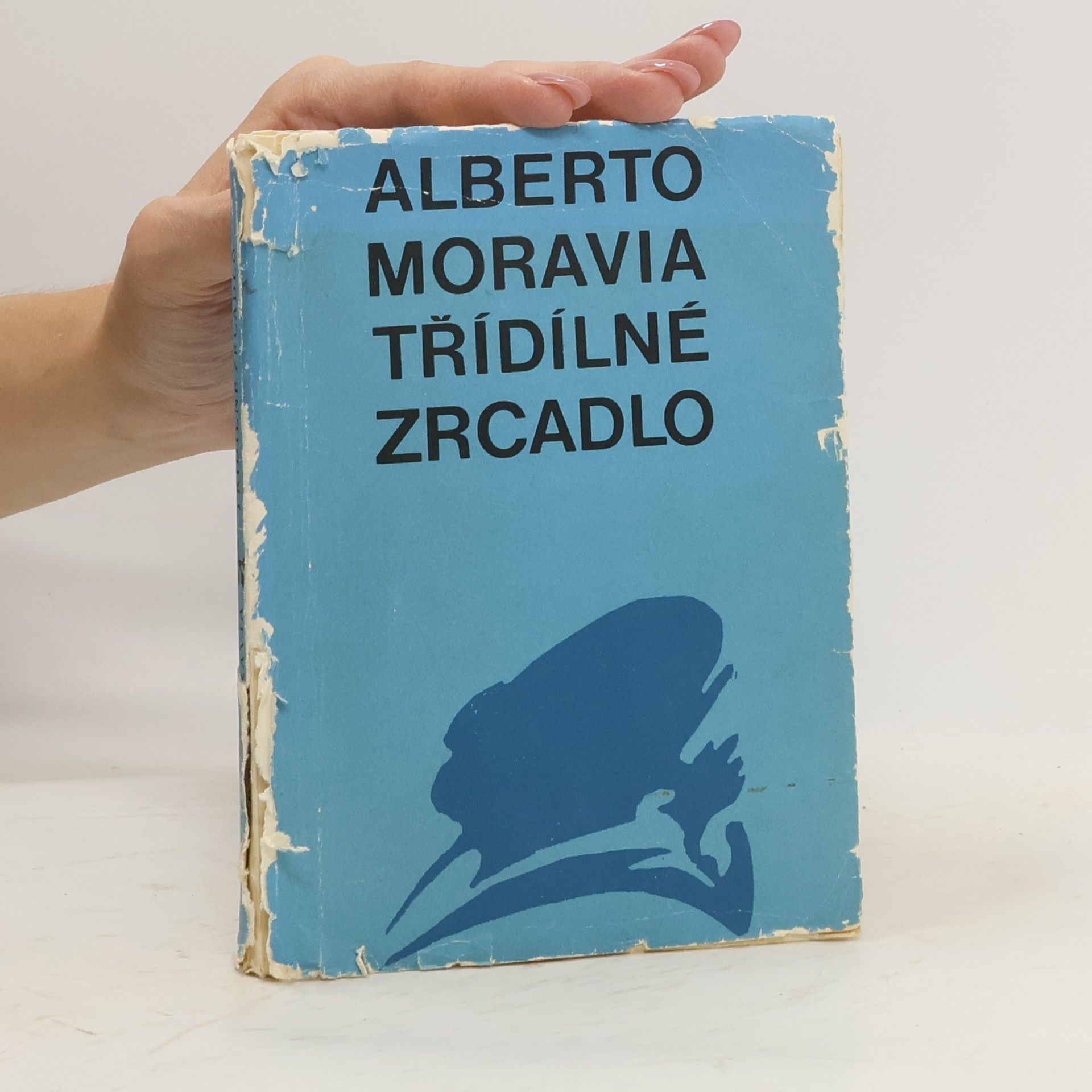 Alberto Moravia Třídílné zrcadlo