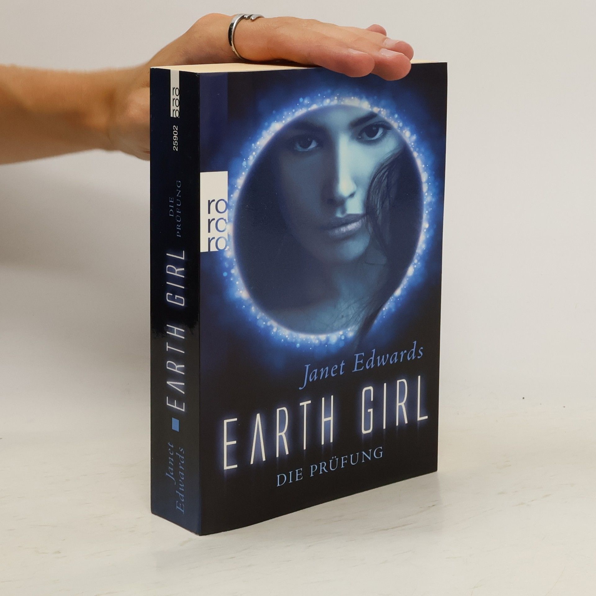 Janet Edwards Earth Girl