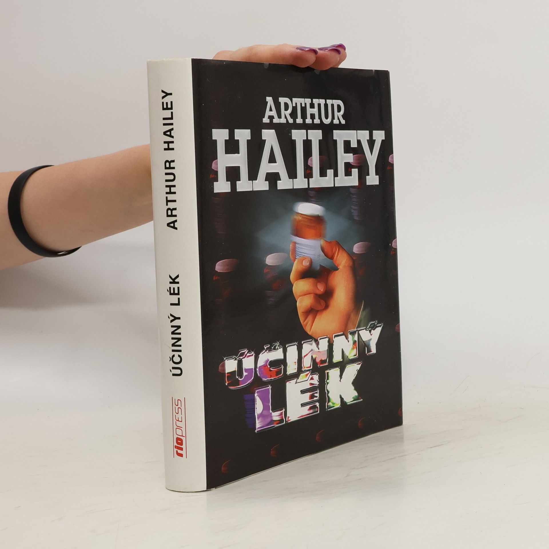 Arthur Hailey Účinný lék