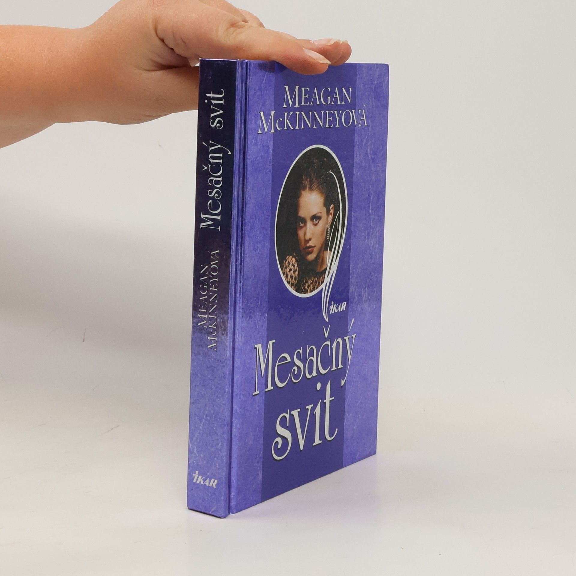Meagan McKinney Mesačný svit