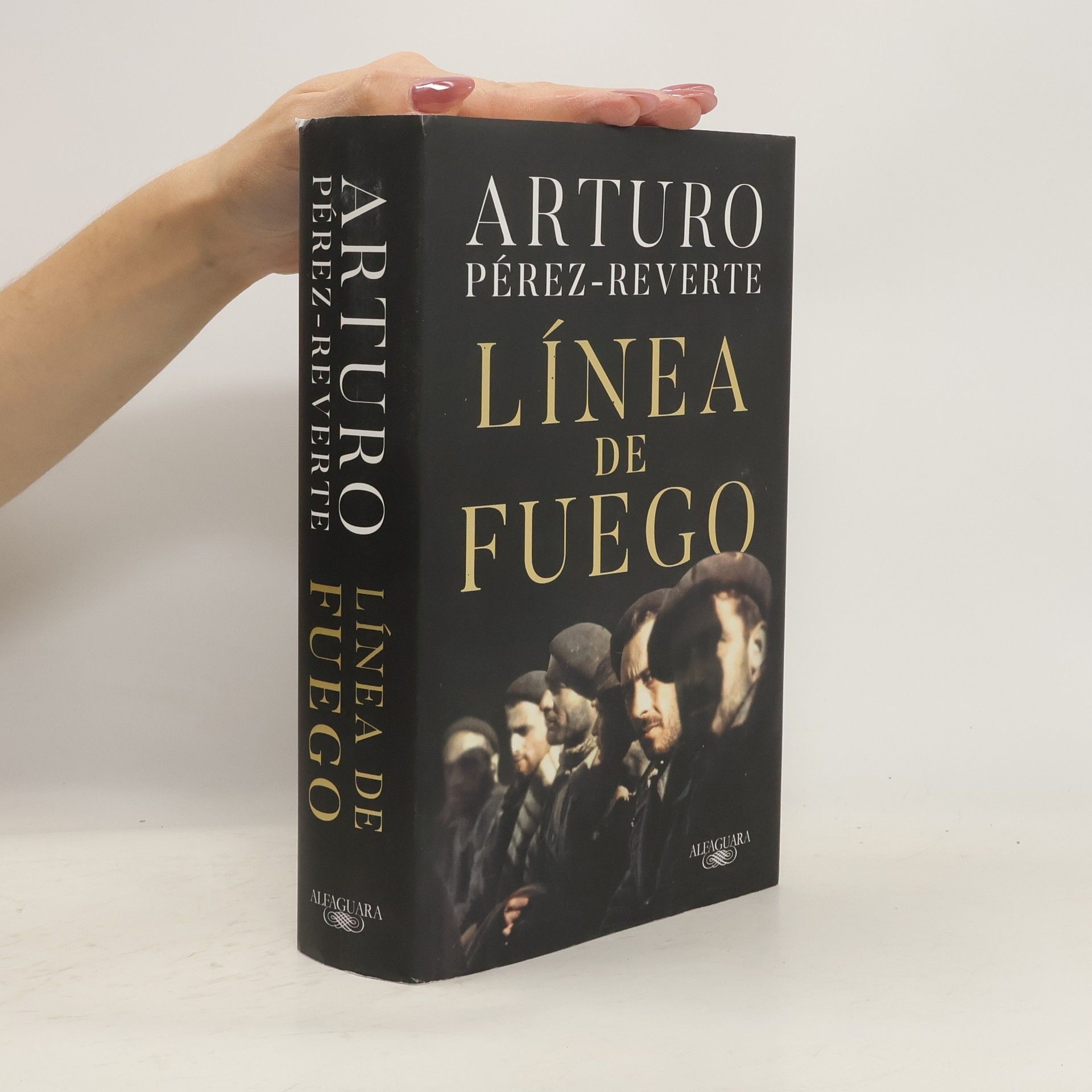 Arturo Pérez Reverte Línea de fuego