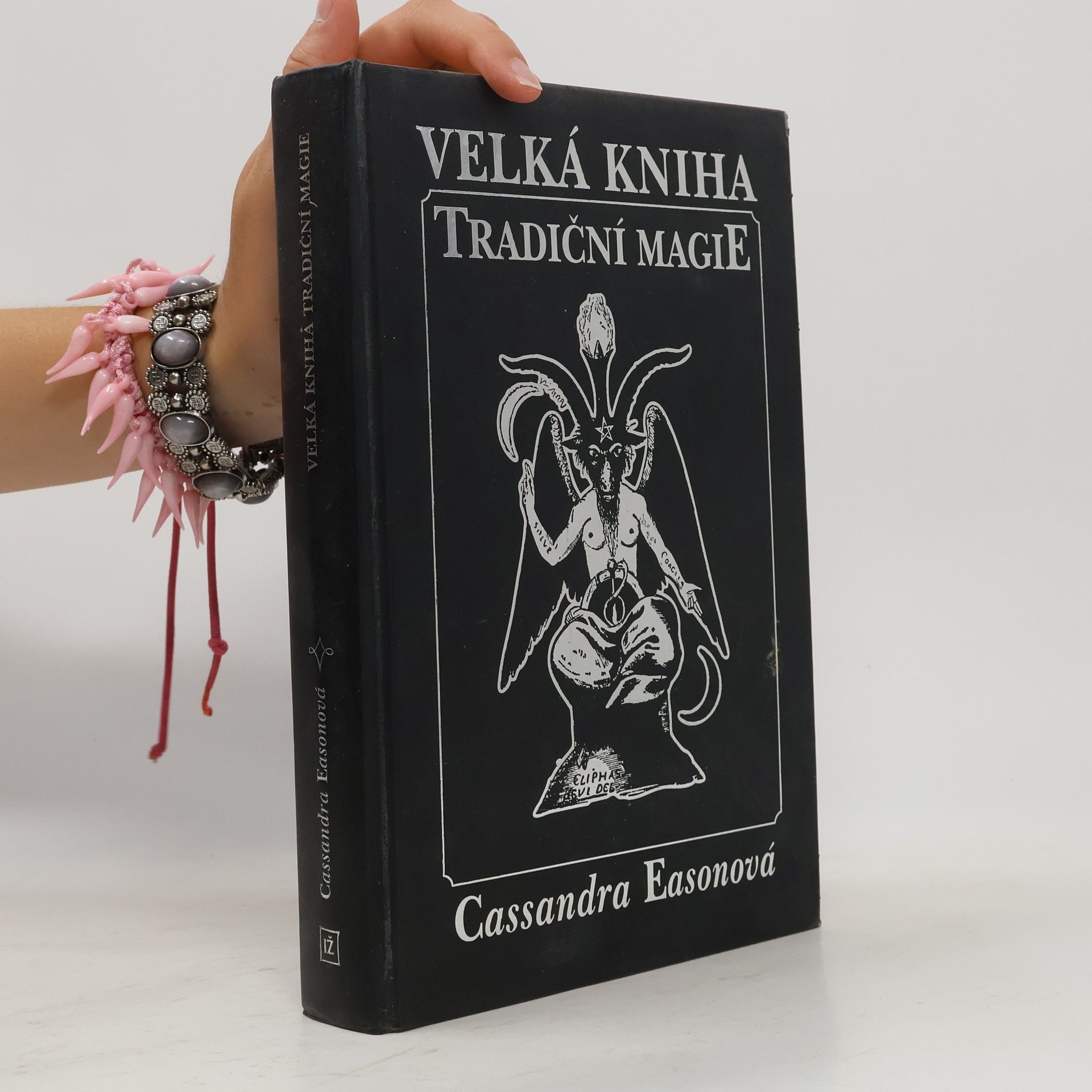 Cassandra Eason Velká kniha tradiční magie