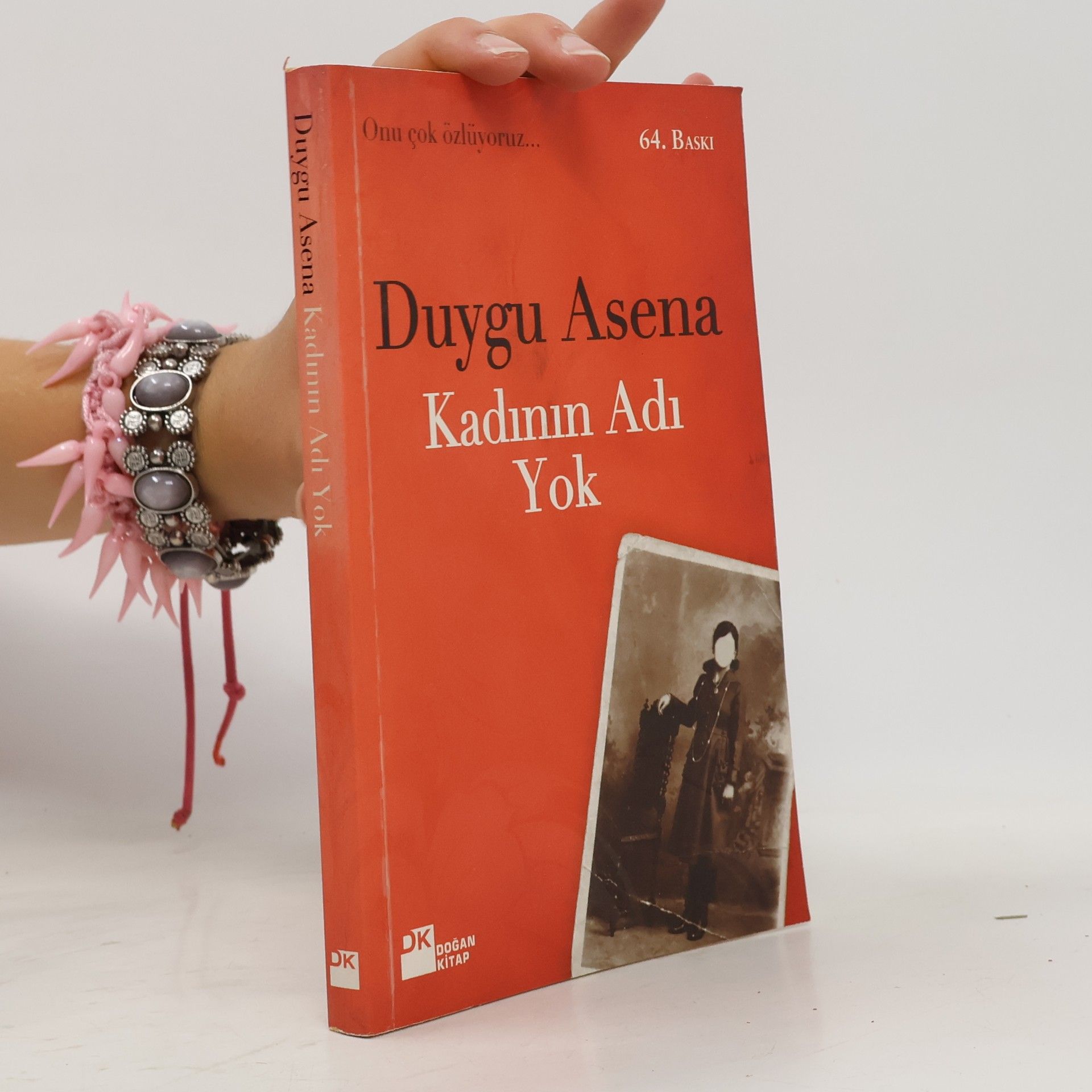 Duygu Asena Kadinin Adi Yok