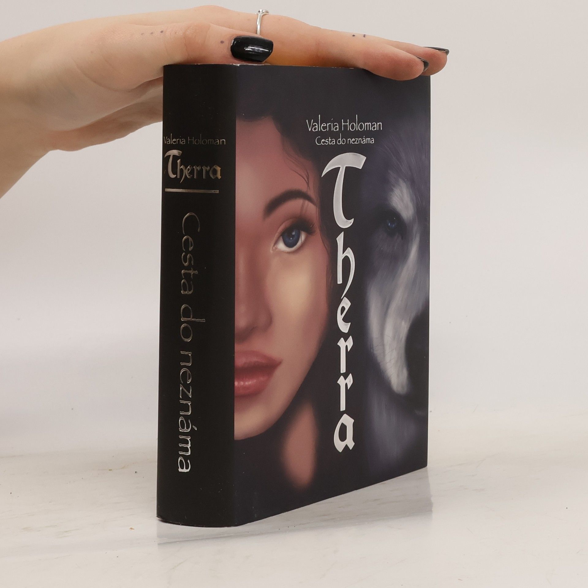 Valeria Holoman Therra. Cesta do neznáma