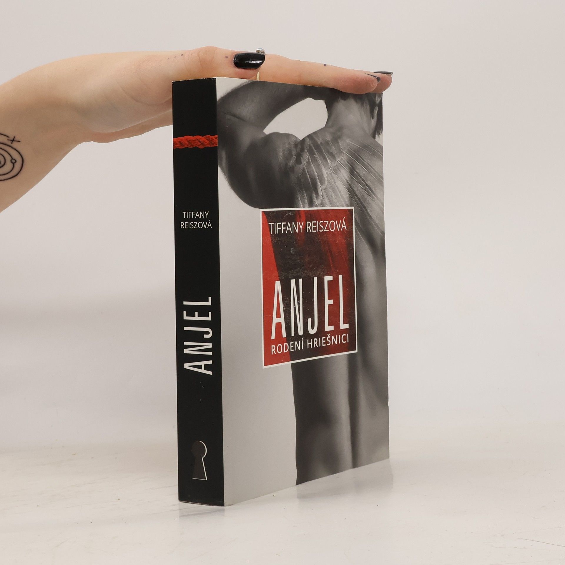 Tiffany Reisz Anjel