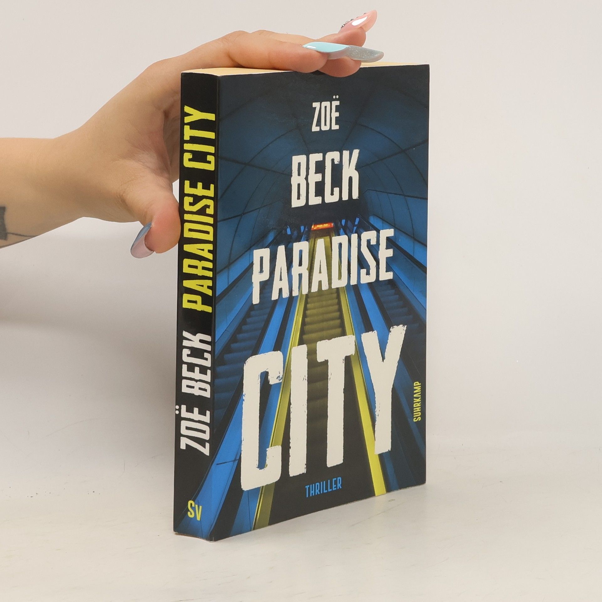 Zoë Beck Paradise City