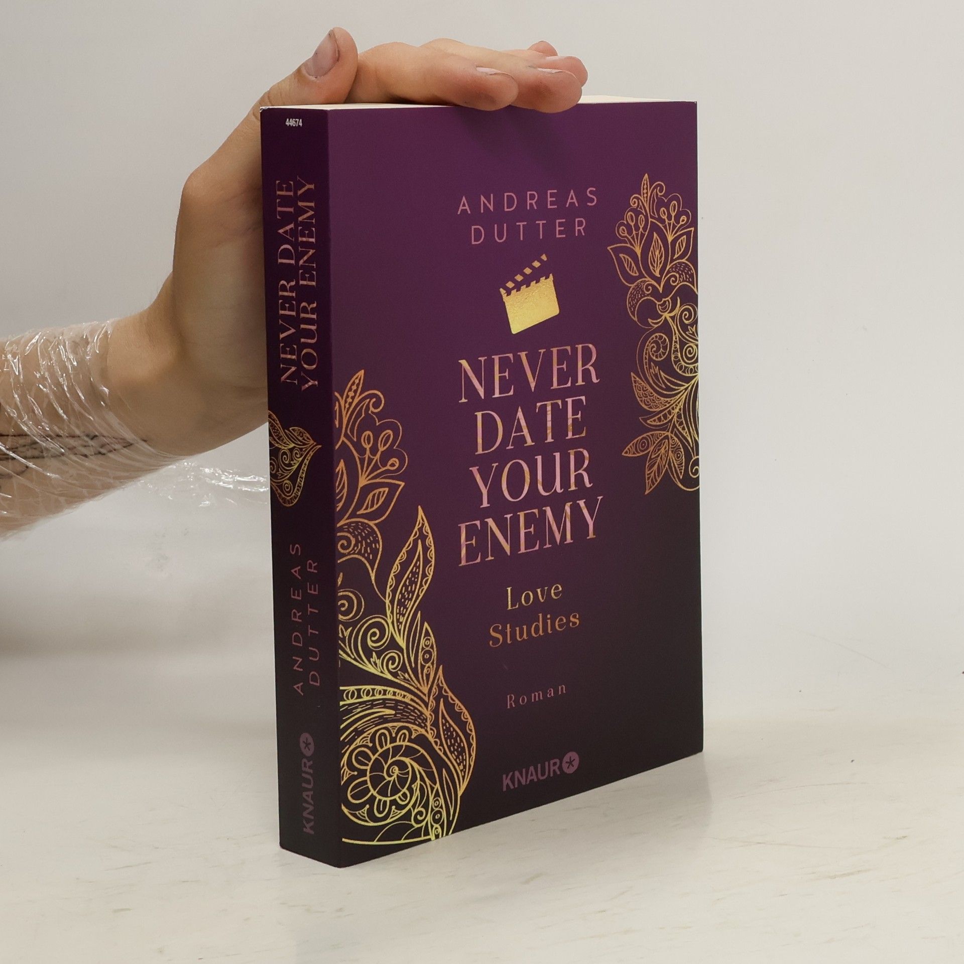 Andreas Dutter Love Studies: Never Date Your Enemy