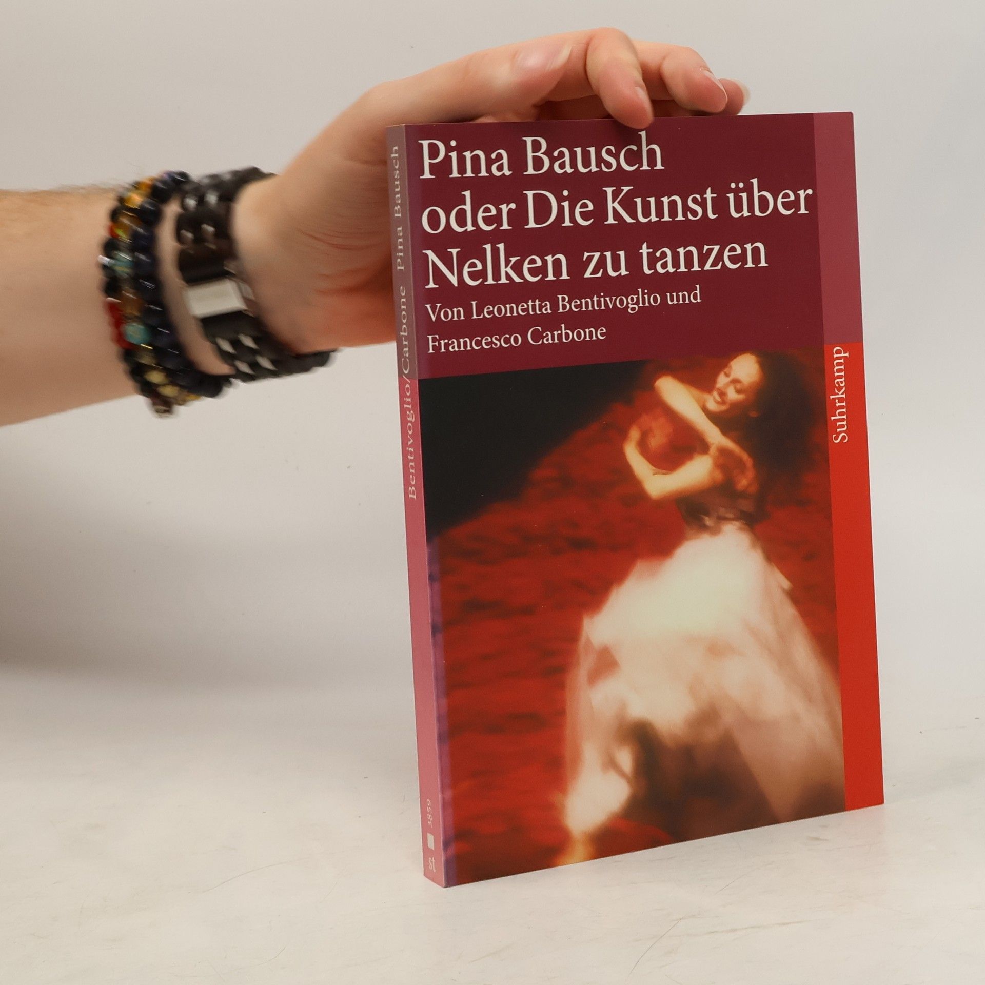 Pina Bausch oder die Kunst, über Nelken zu tanzen