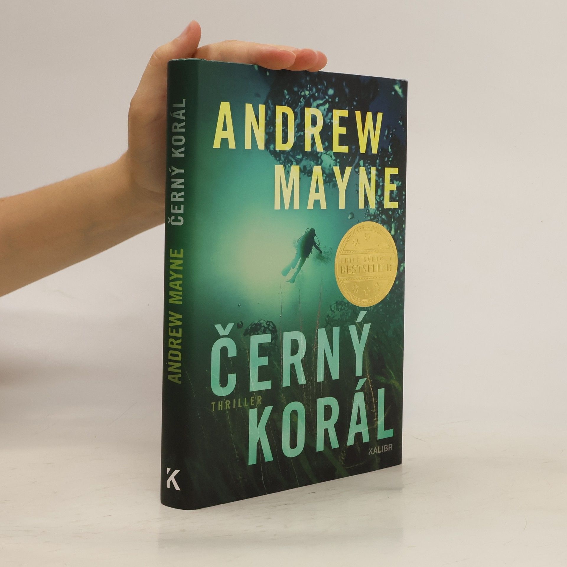 Andrew Mayne Černý korál