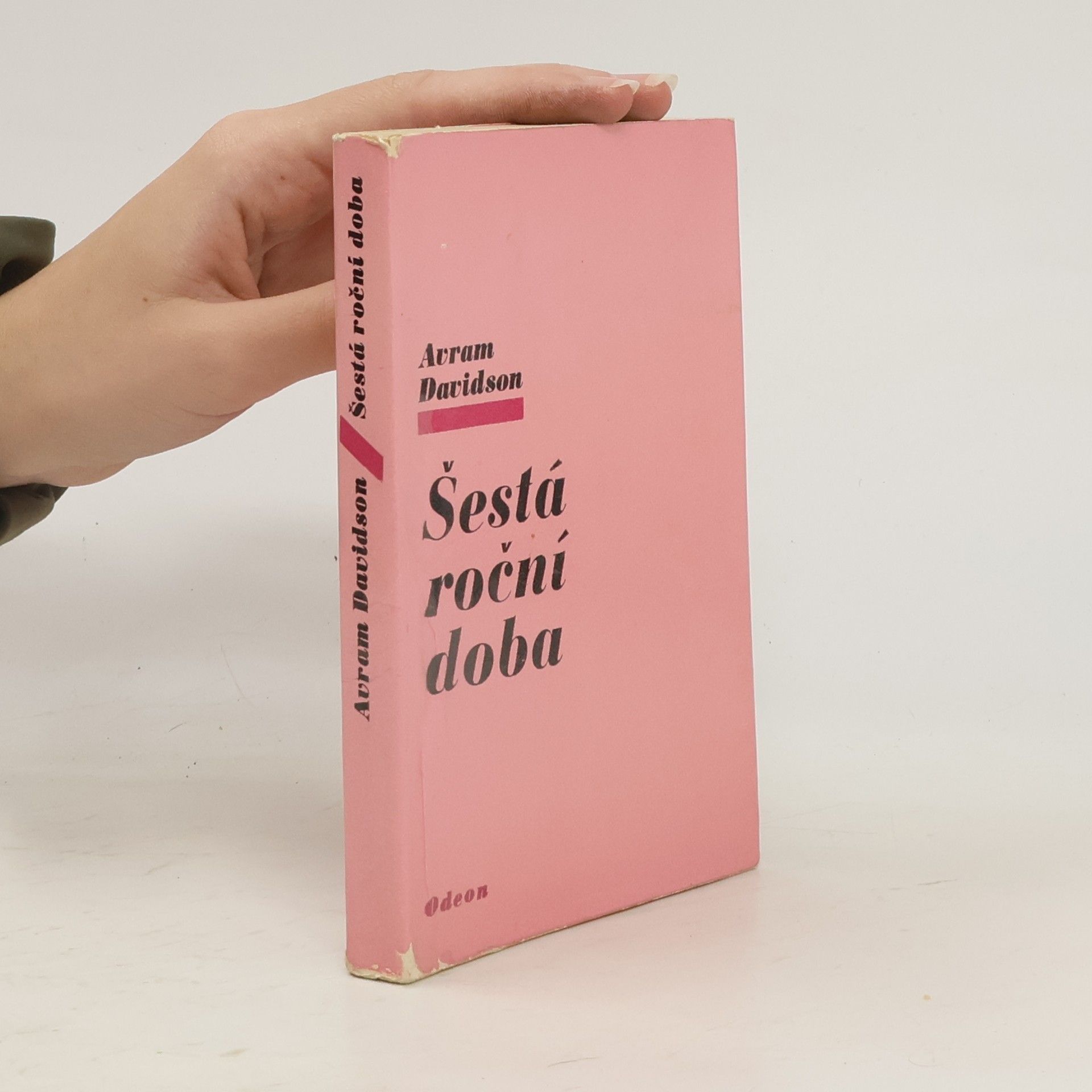 Avram Davidson Šestá roční doba