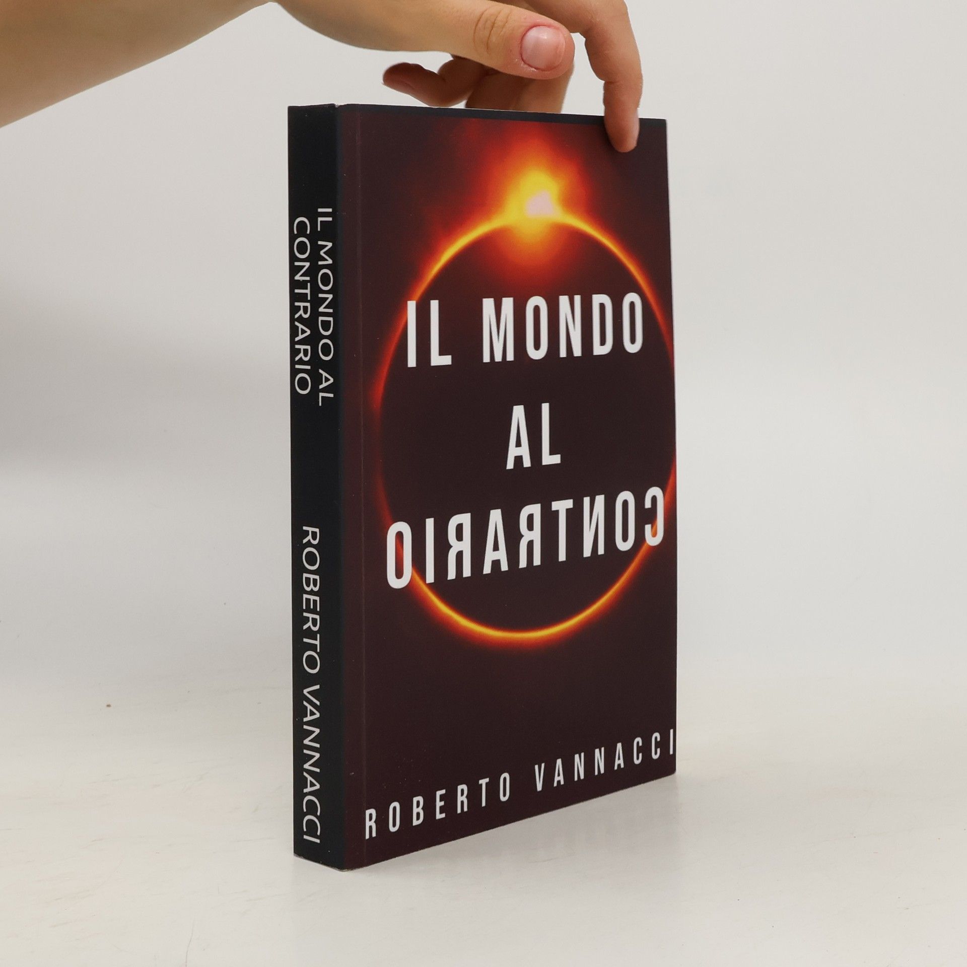Roberto Vannacci Il mondo al contrario