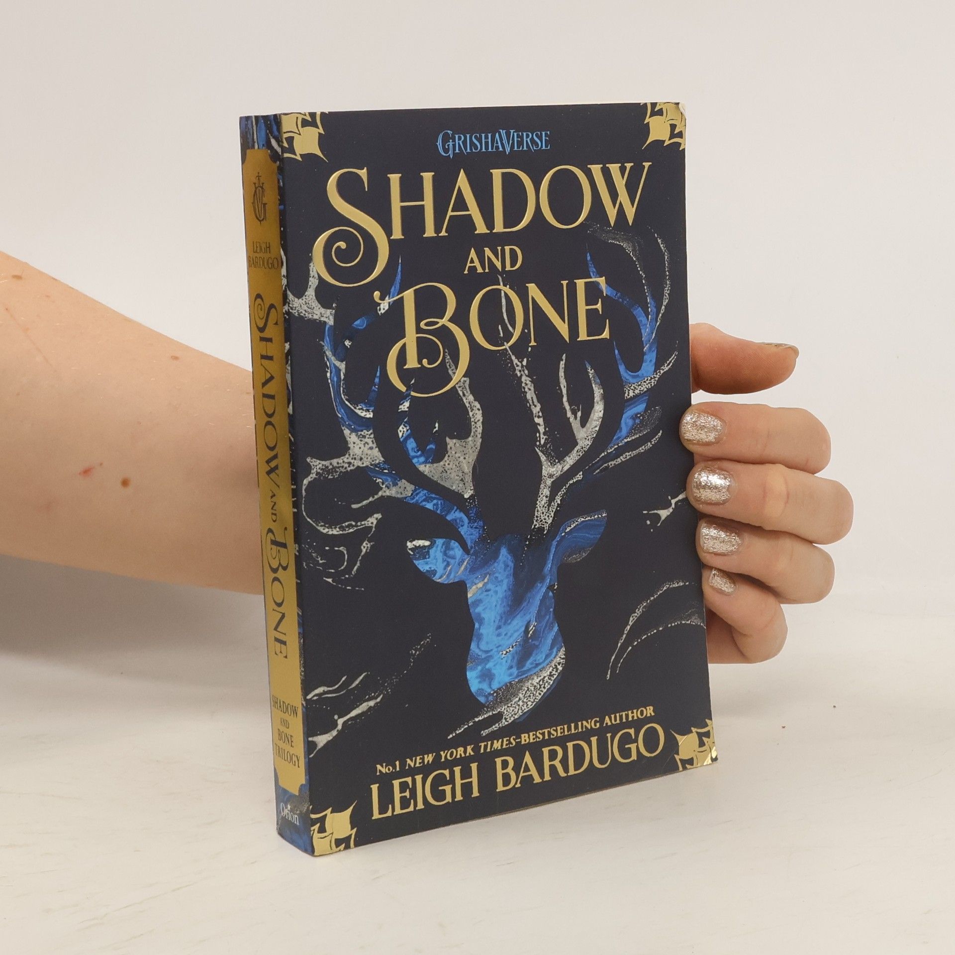 Leigh Bardugo Shadow and Bone