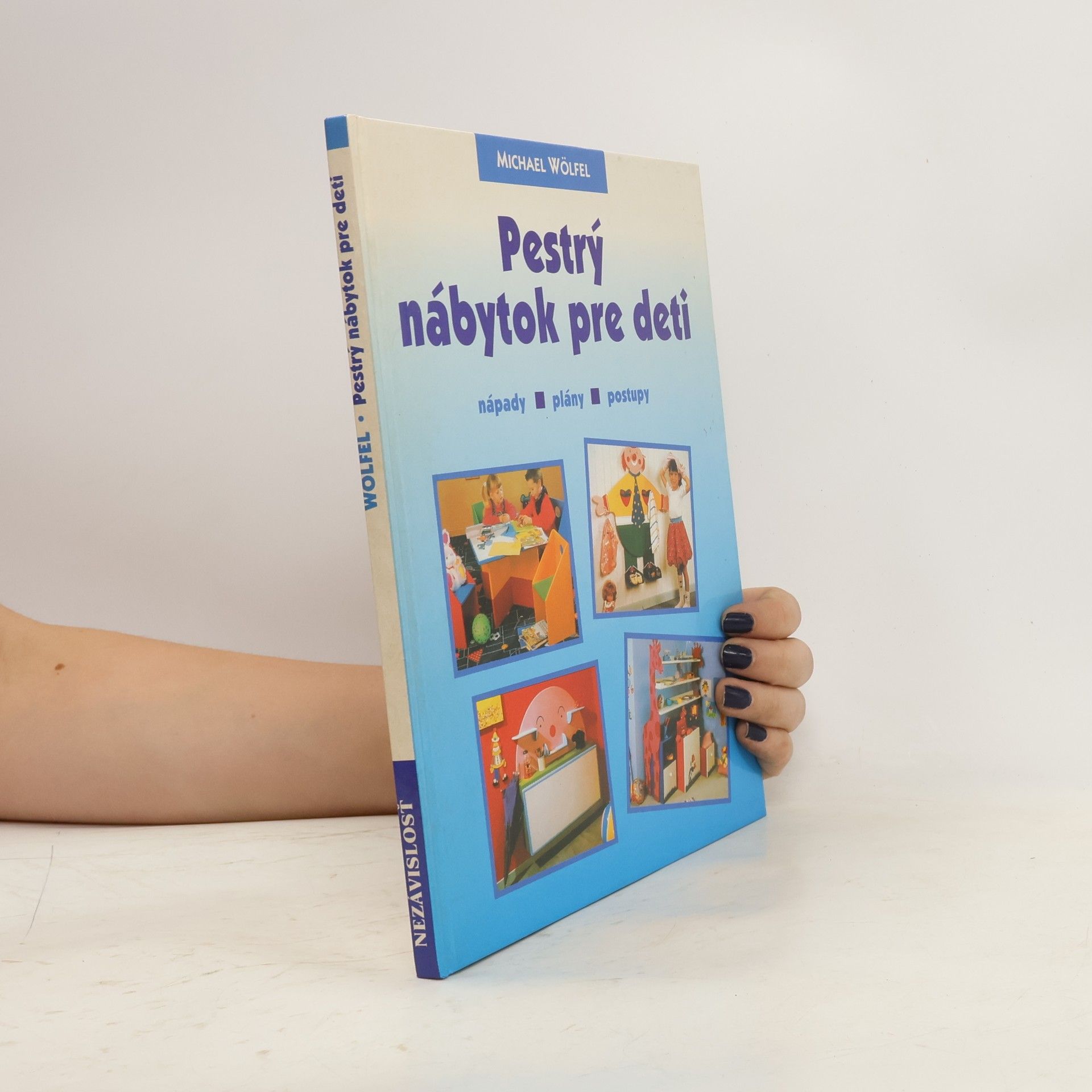 Michael Wölfel Pestrý nábytok pre deti