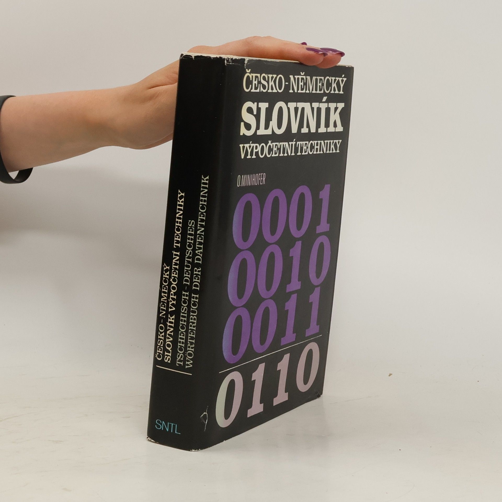 Oldřich Minihofer Česko-německý slovník výpočetní techniky = Tschechisch-deutsches Wörterbuch der Datentechnik
