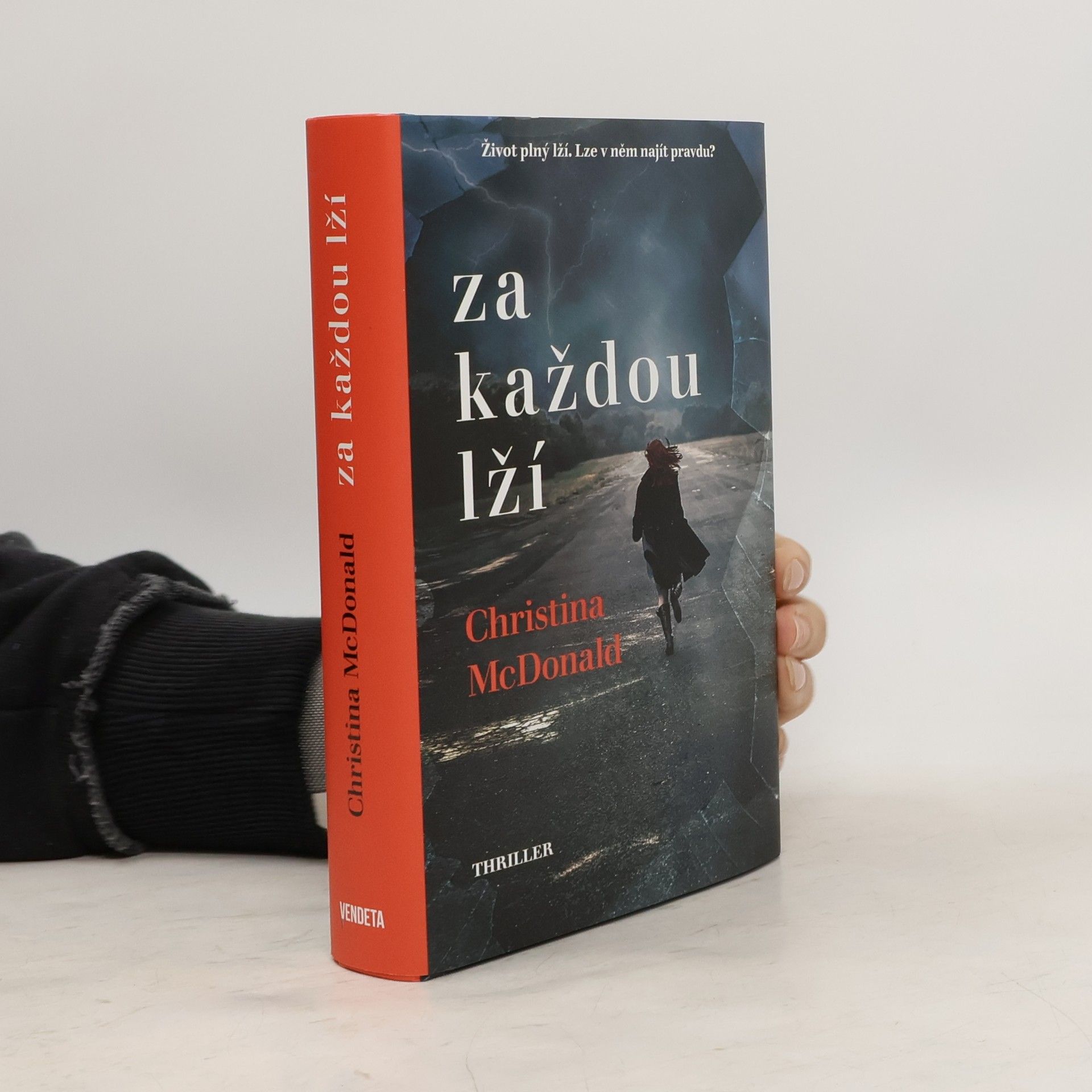 Christina McDonald Za každou lží