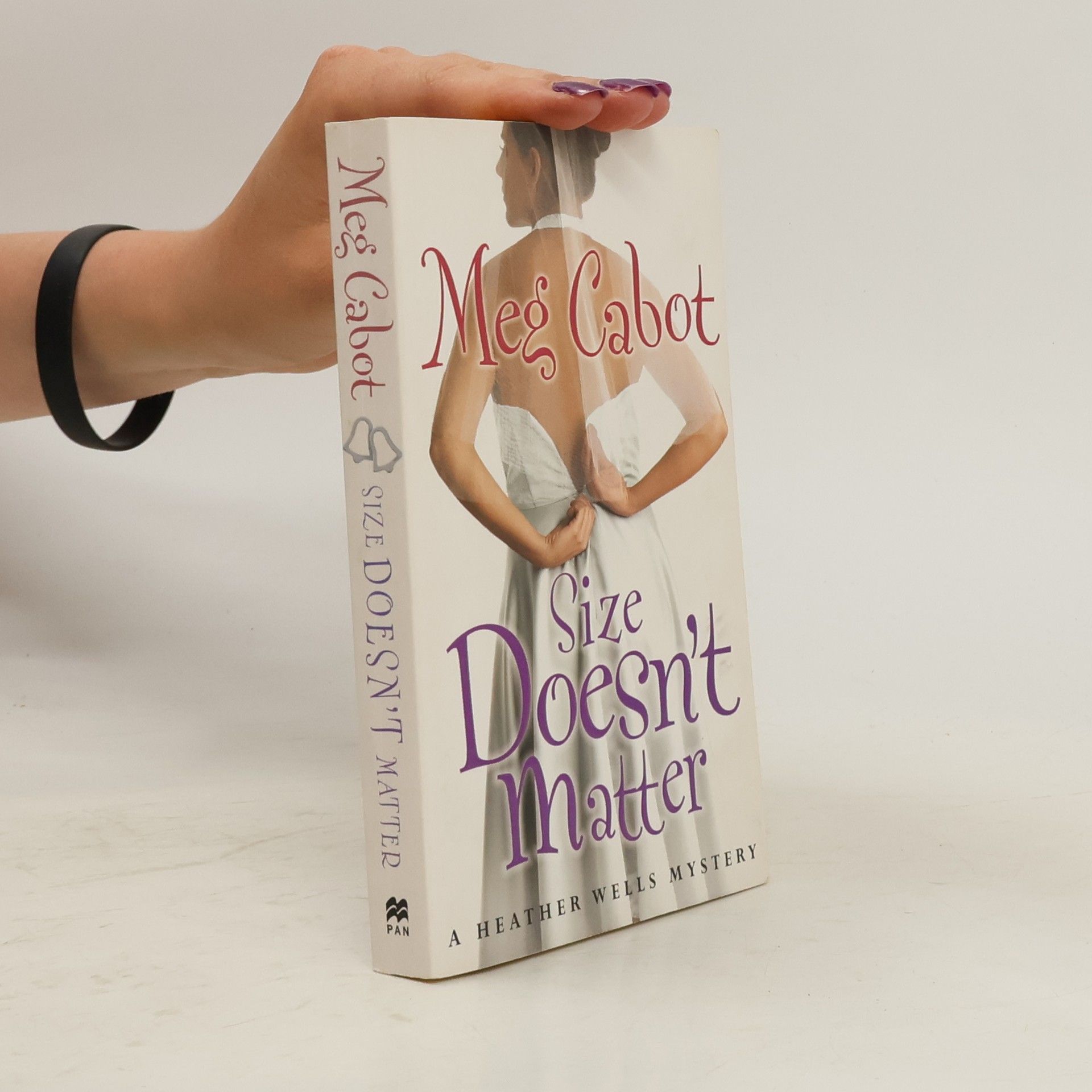 Patricia Cabot Size doesn't matter : A Heather Wells mystery