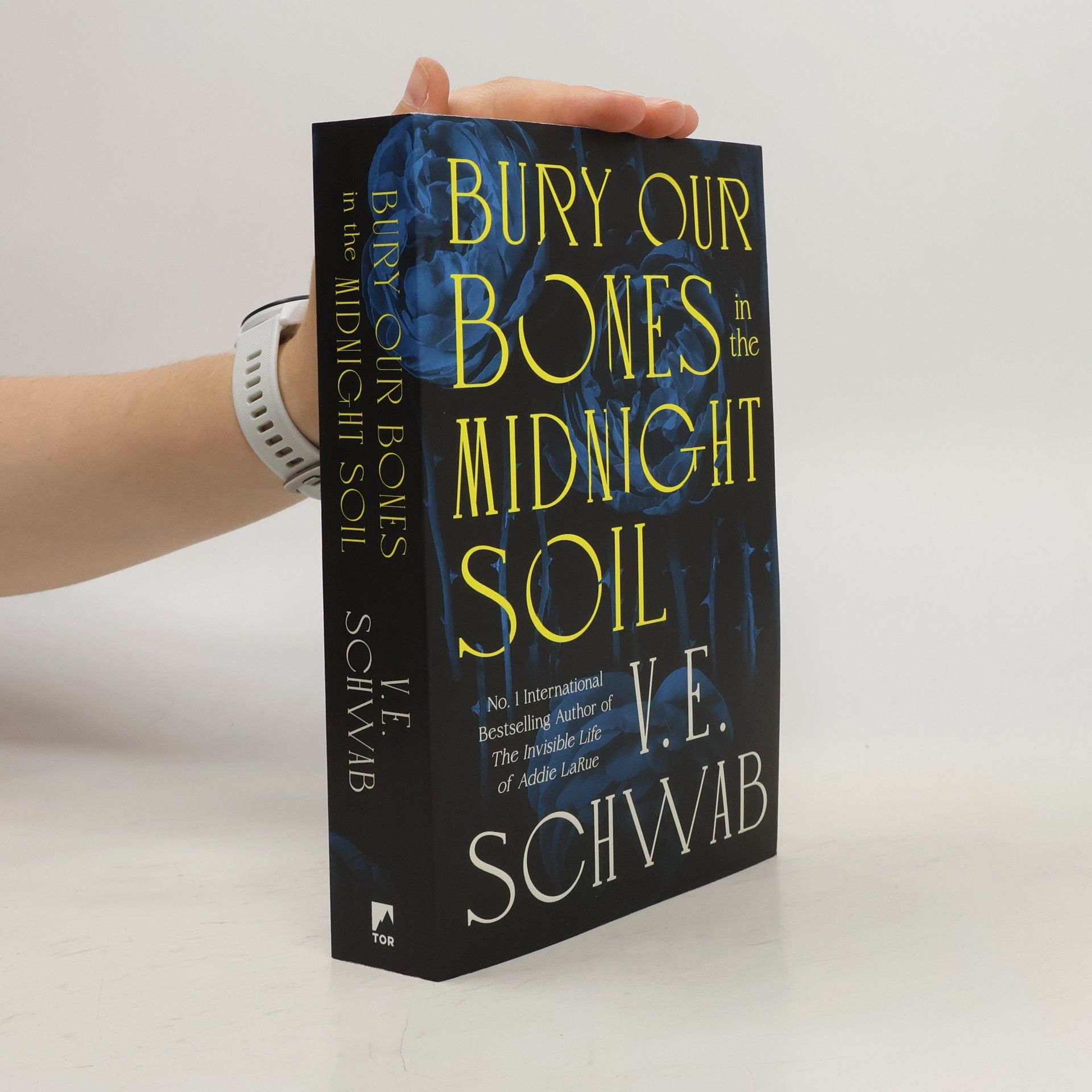 Victoria Schwab Bury Our Bones in the Midnight Soil