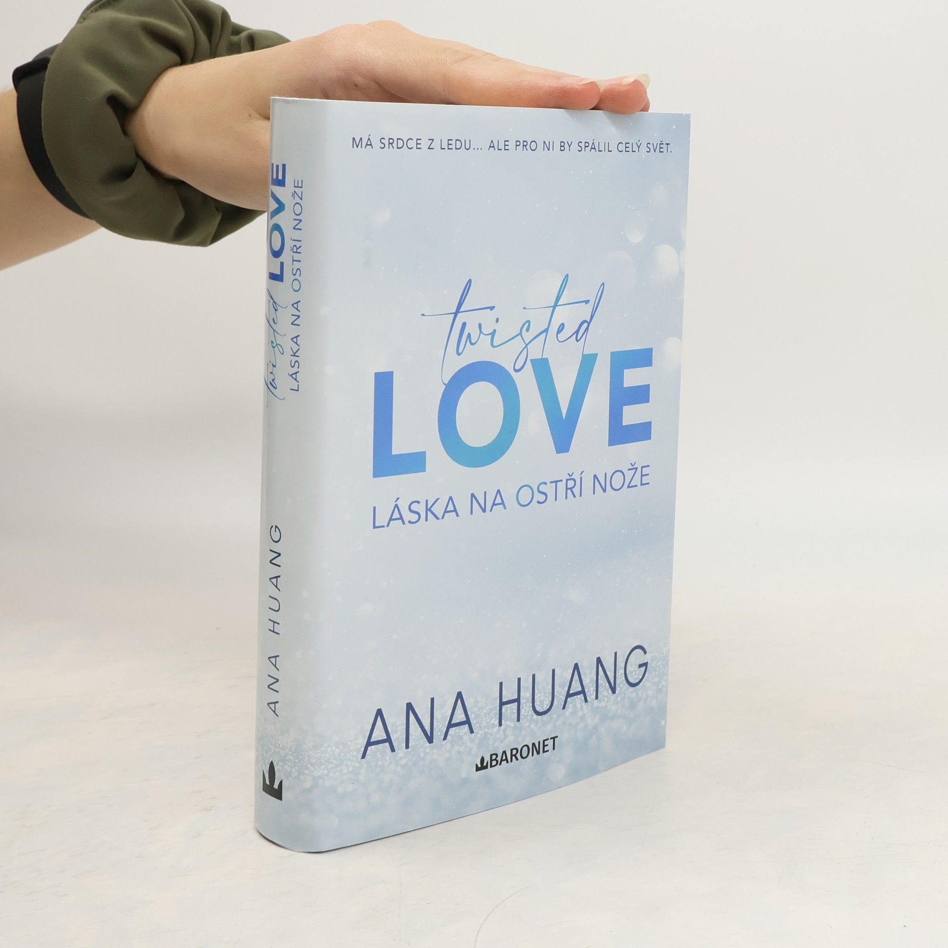Ana Huang Twisted love. Láska na ostří nože